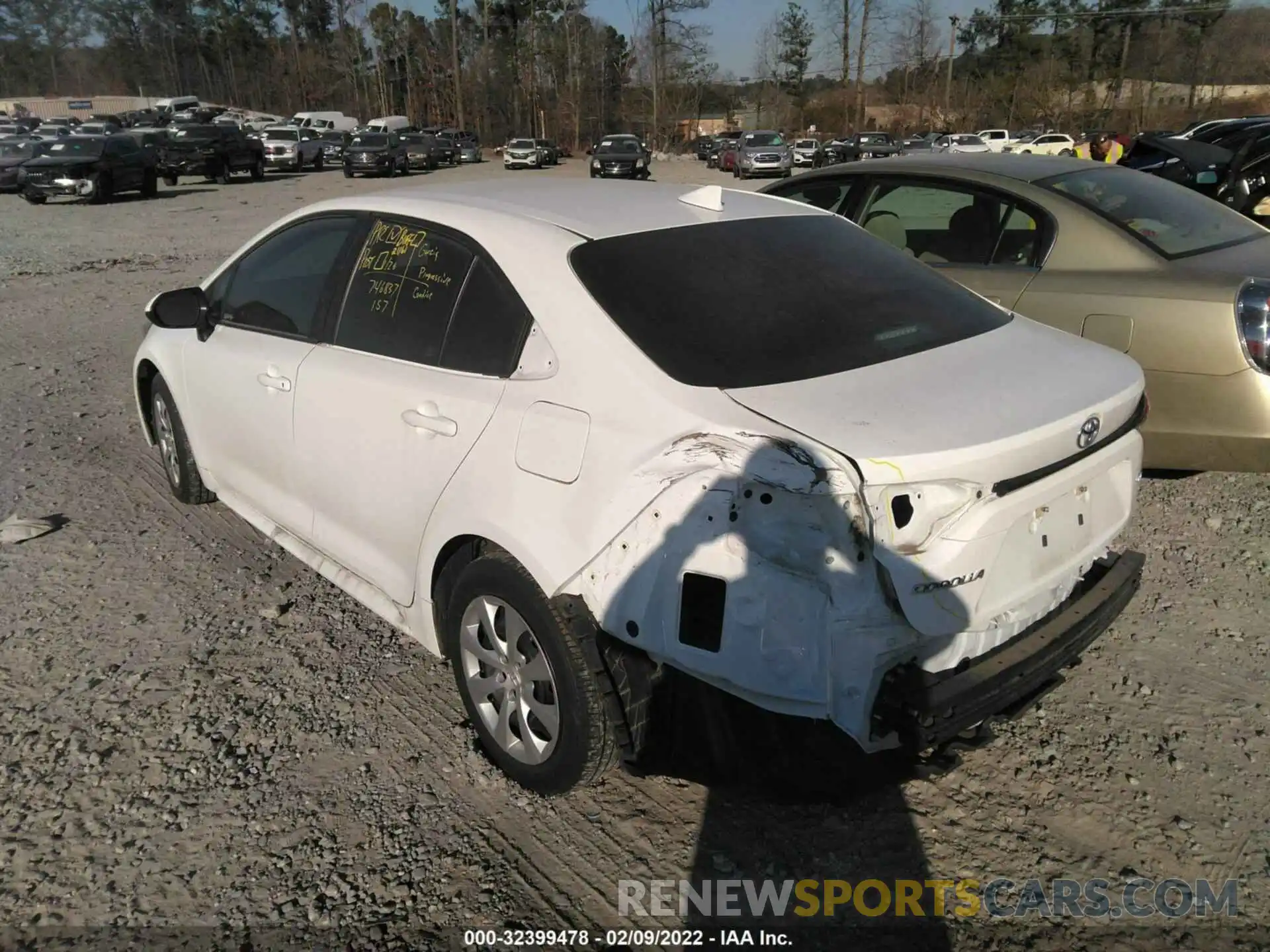 3 Photograph of a damaged car 5YFEPRAE4LP132365 TOYOTA COROLLA 2020