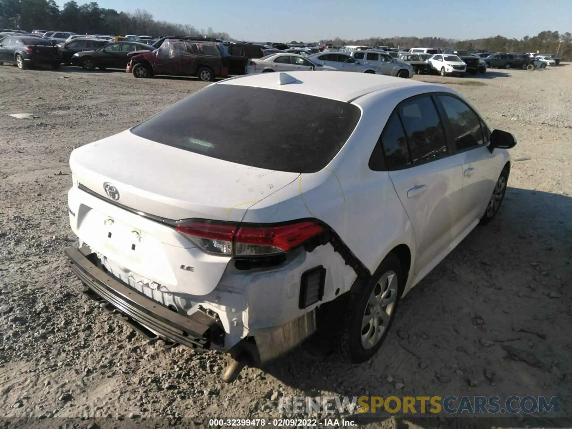 4 Photograph of a damaged car 5YFEPRAE4LP132365 TOYOTA COROLLA 2020