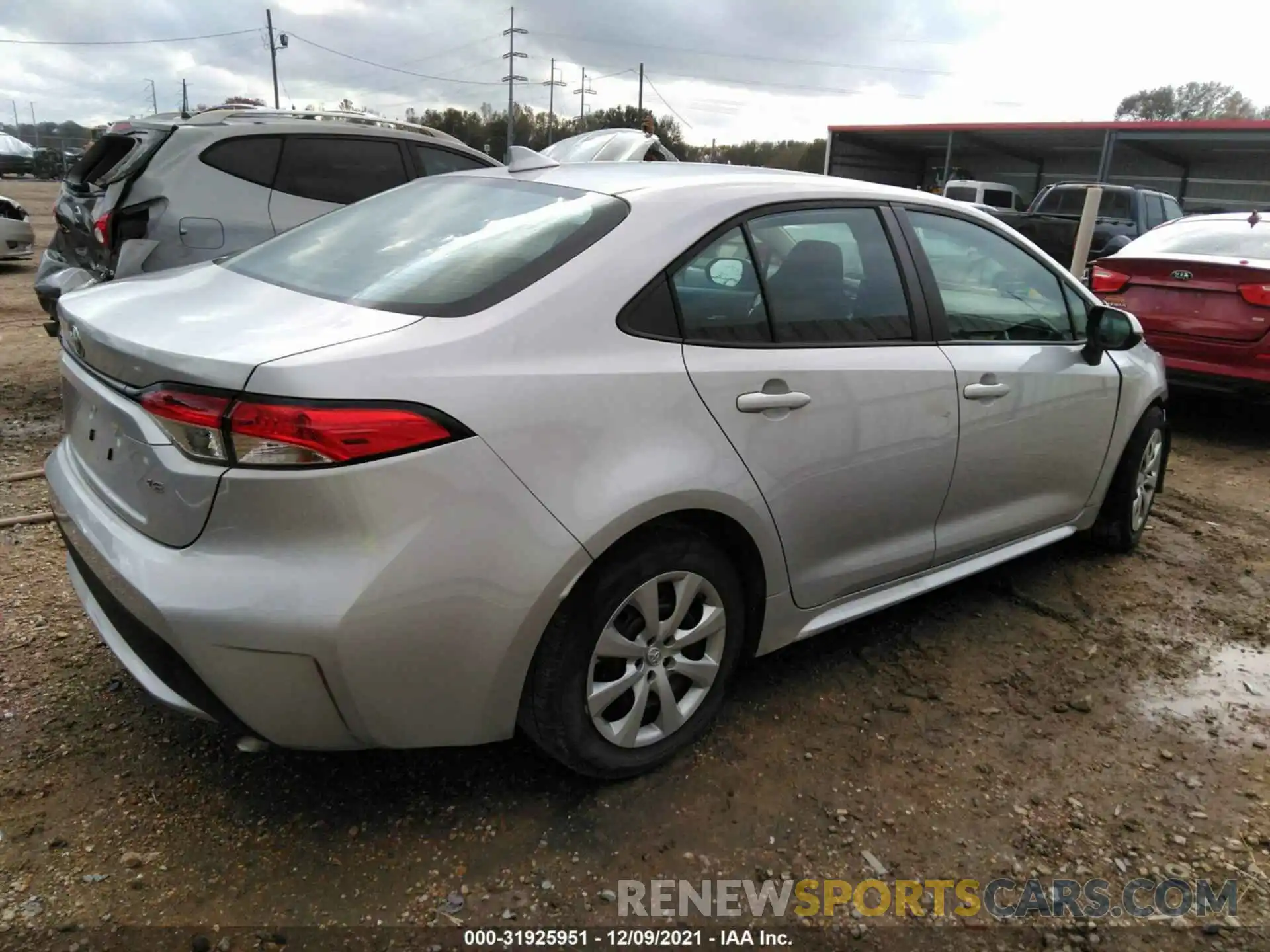 4 Photograph of a damaged car 5YFEPRAE4LP133547 TOYOTA COROLLA 2020