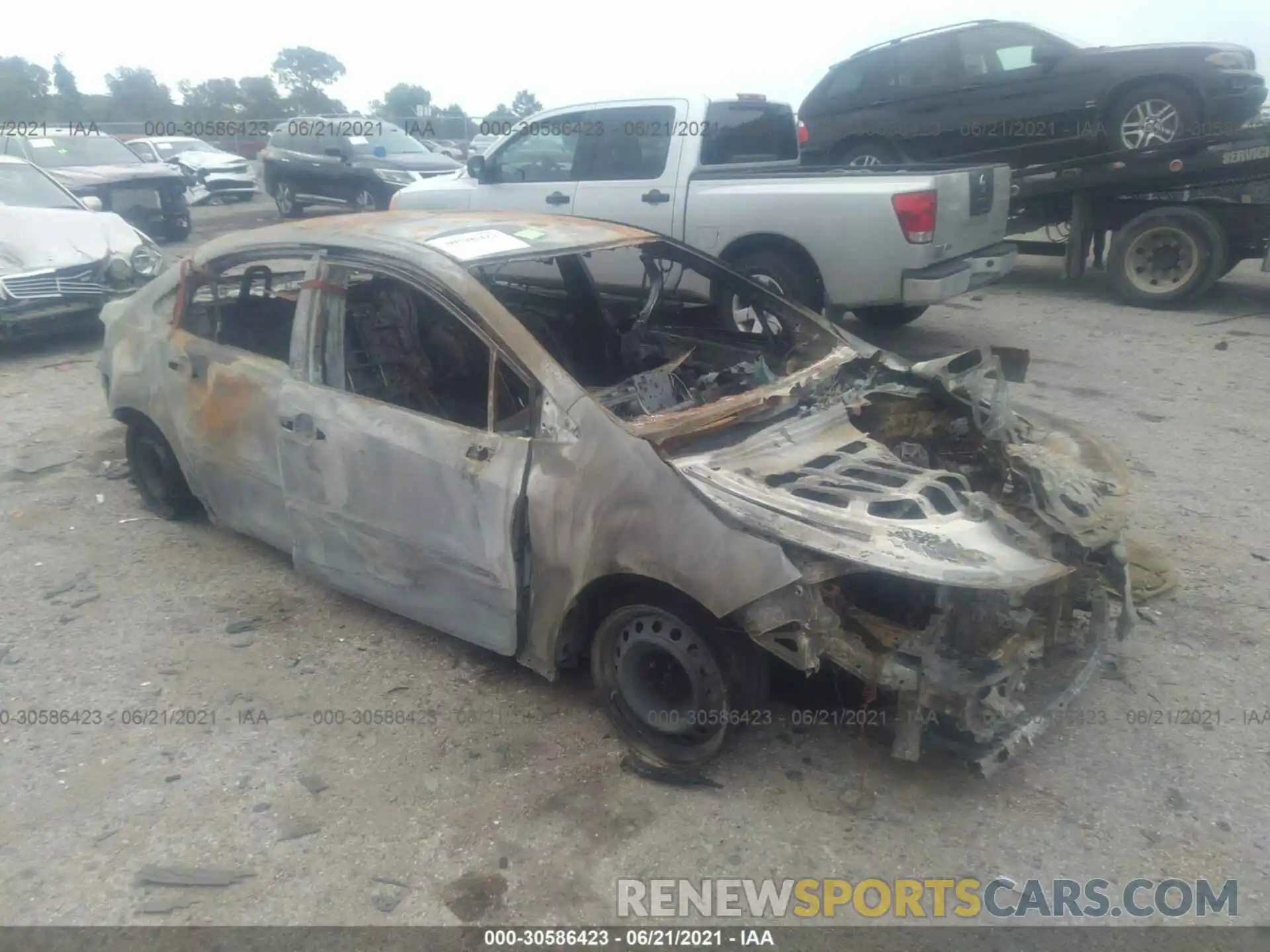 1 Photograph of a damaged car 5YFEPRAE4LP134455 TOYOTA COROLLA 2020