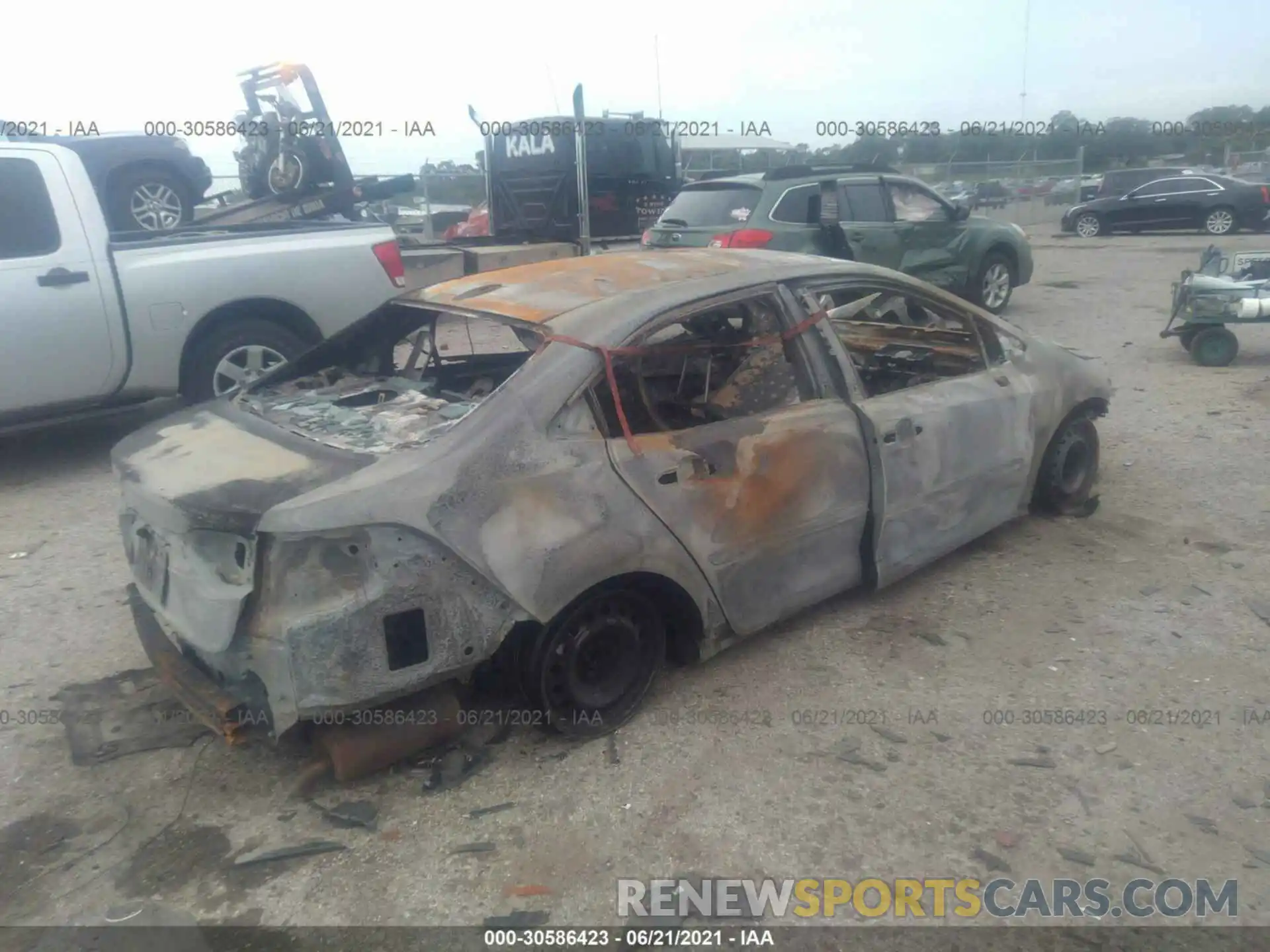 4 Photograph of a damaged car 5YFEPRAE4LP134455 TOYOTA COROLLA 2020