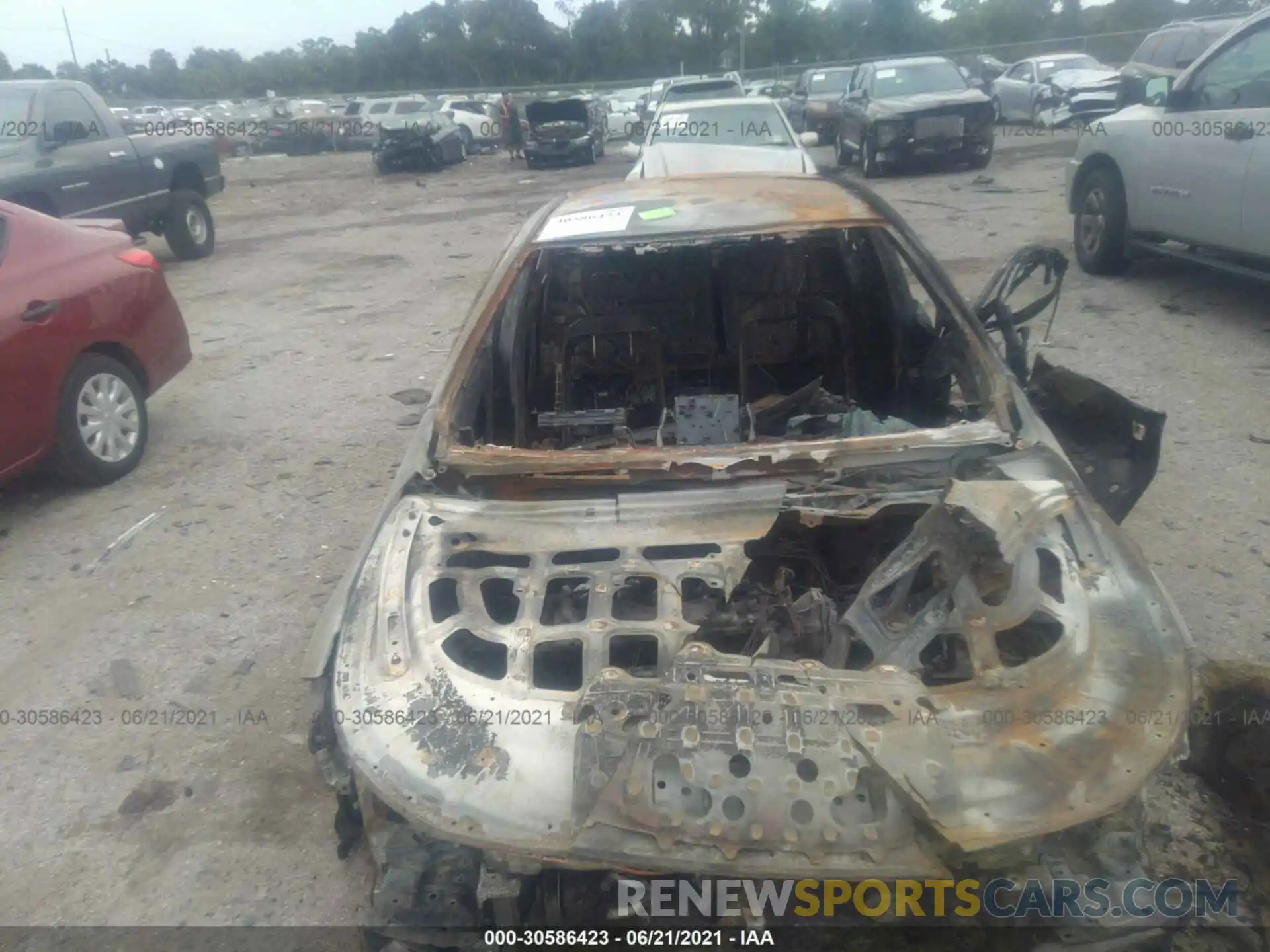 6 Photograph of a damaged car 5YFEPRAE4LP134455 TOYOTA COROLLA 2020