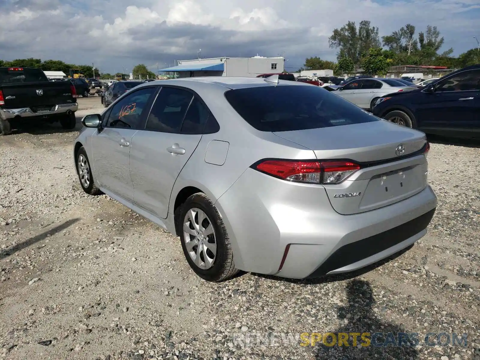 3 Photograph of a damaged car 5YFEPRAE4LP137534 TOYOTA COROLLA 2020