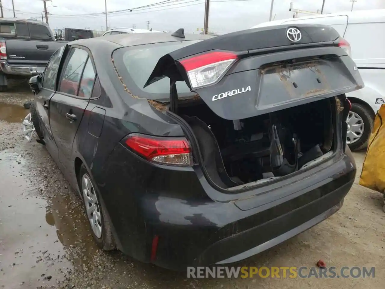 3 Photograph of a damaged car 5YFEPRAE4LP137677 TOYOTA COROLLA 2020