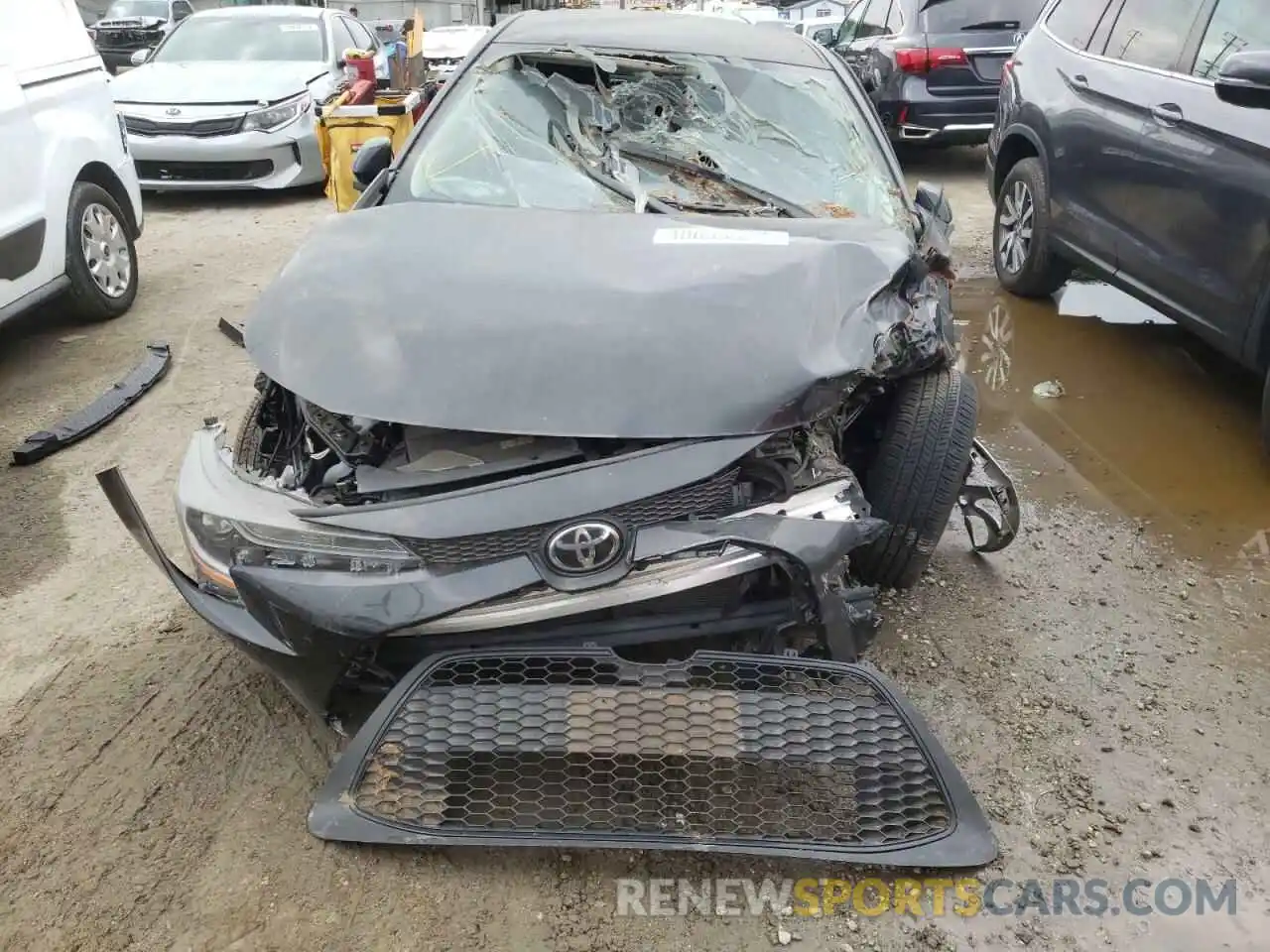 9 Photograph of a damaged car 5YFEPRAE4LP137677 TOYOTA COROLLA 2020