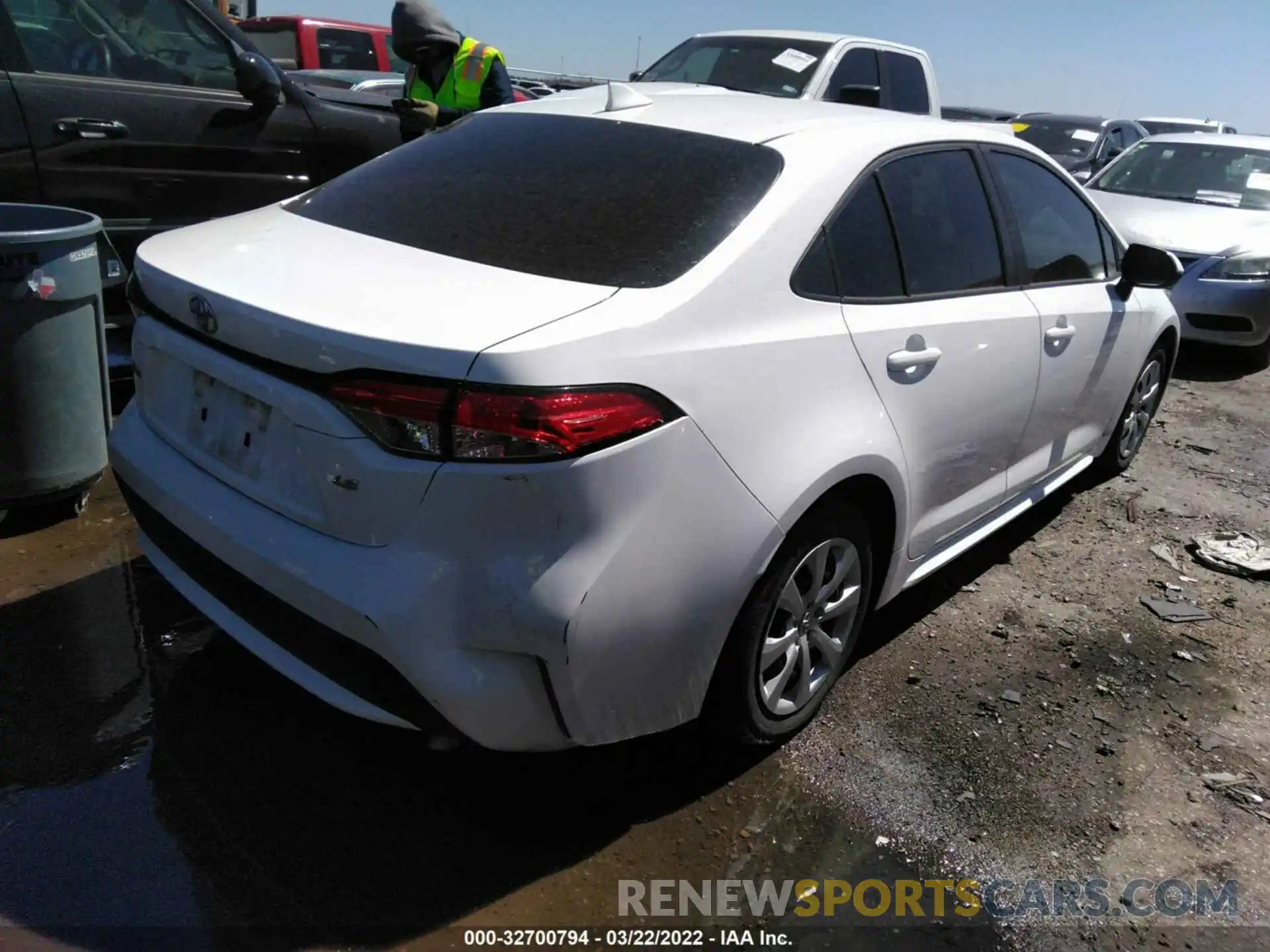 4 Photograph of a damaged car 5YFEPRAE4LP139171 TOYOTA COROLLA 2020