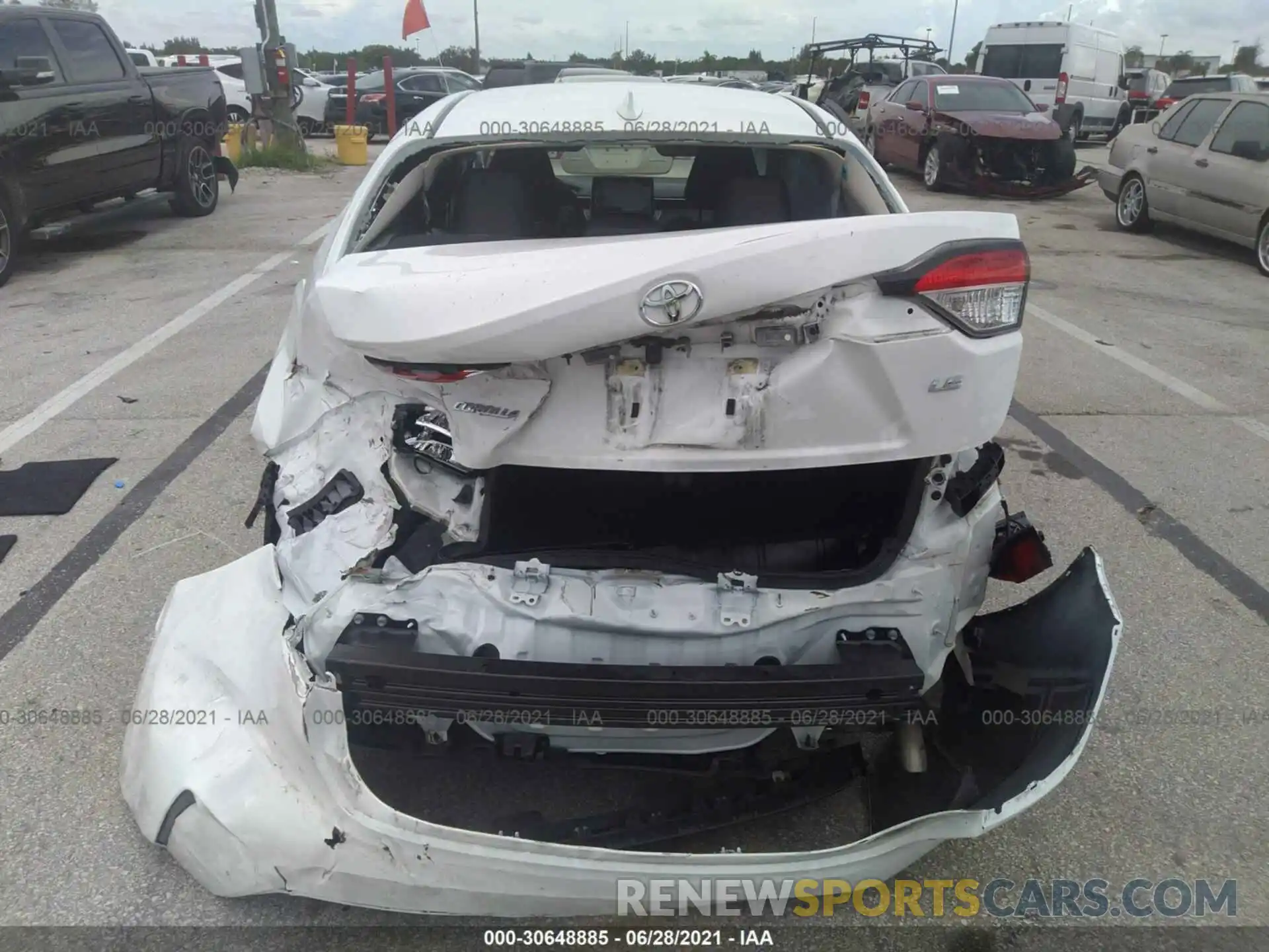 6 Photograph of a damaged car 5YFEPRAE4LP139963 TOYOTA COROLLA 2020