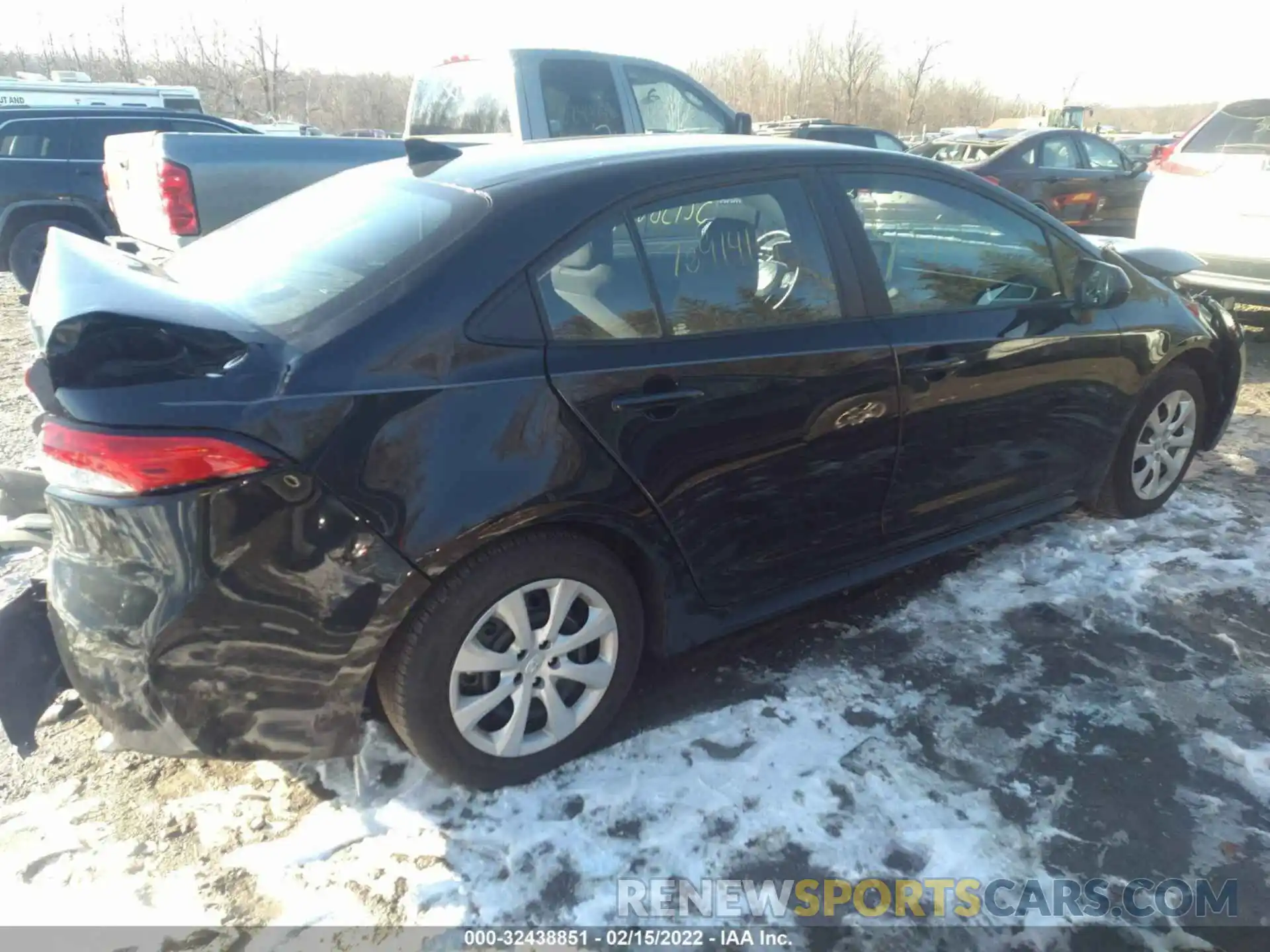 4 Photograph of a damaged car 5YFEPRAE4LP140904 TOYOTA COROLLA 2020