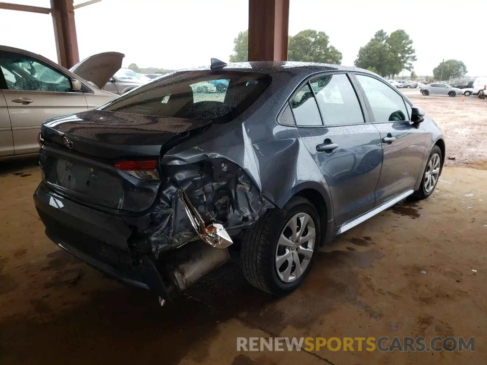 4 Photograph of a damaged car 5YFEPRAE4LP145570 TOYOTA COROLLA 2020