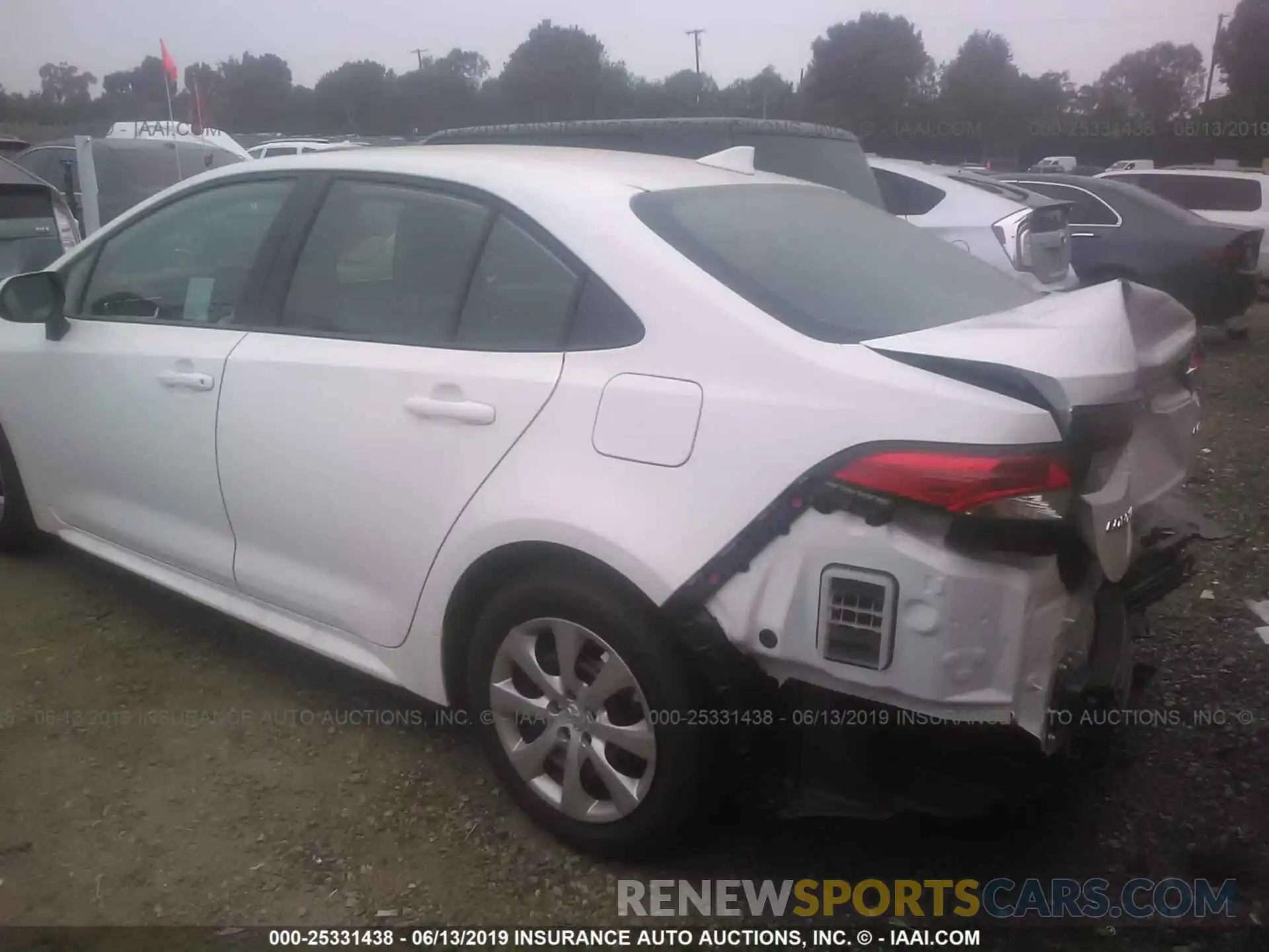 3 Photograph of a damaged car 5YFEPRAE5LP002059 TOYOTA COROLLA 2020