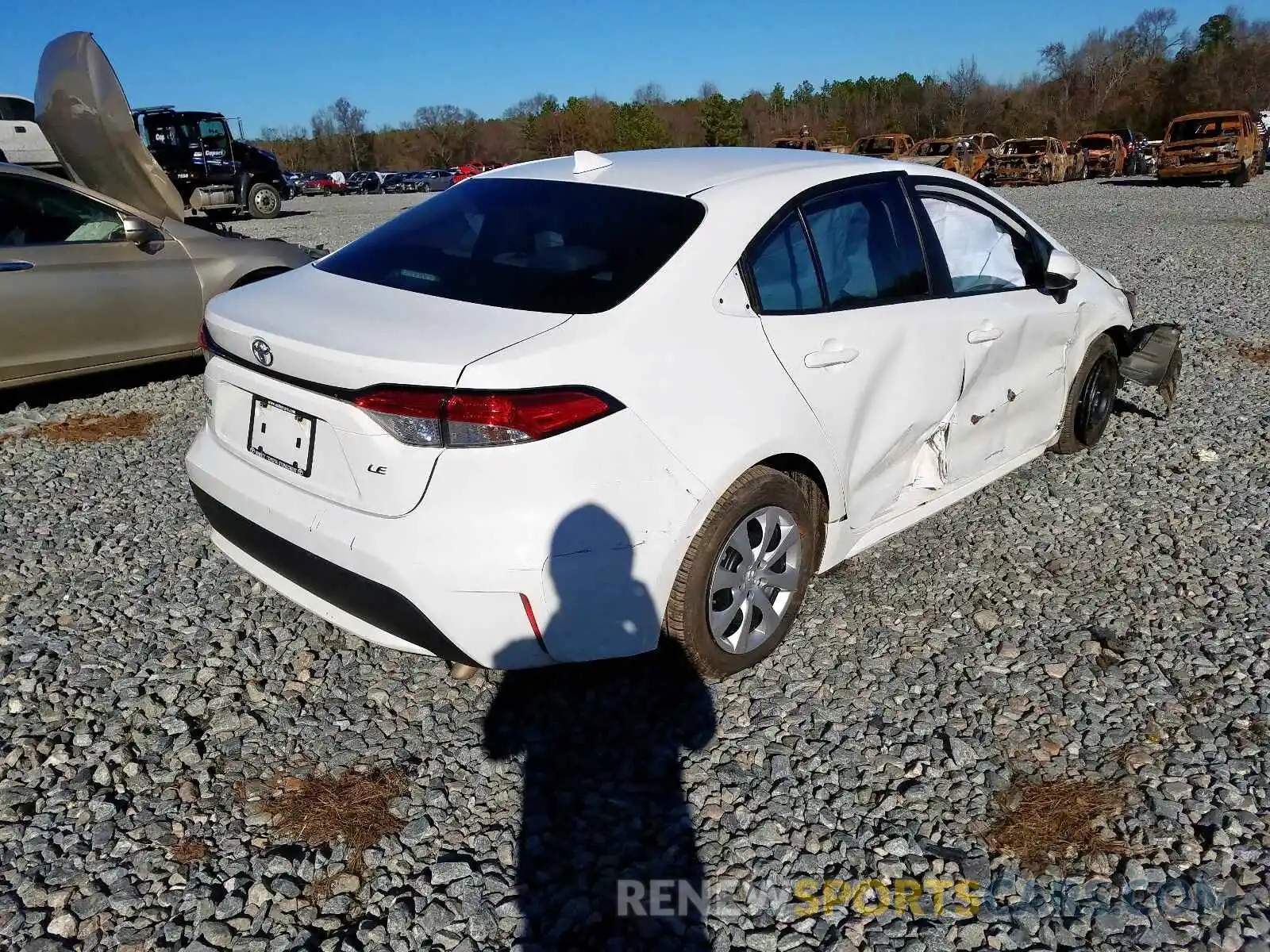 4 Photograph of a damaged car 5YFEPRAE5LP007052 TOYOTA COROLLA 2020