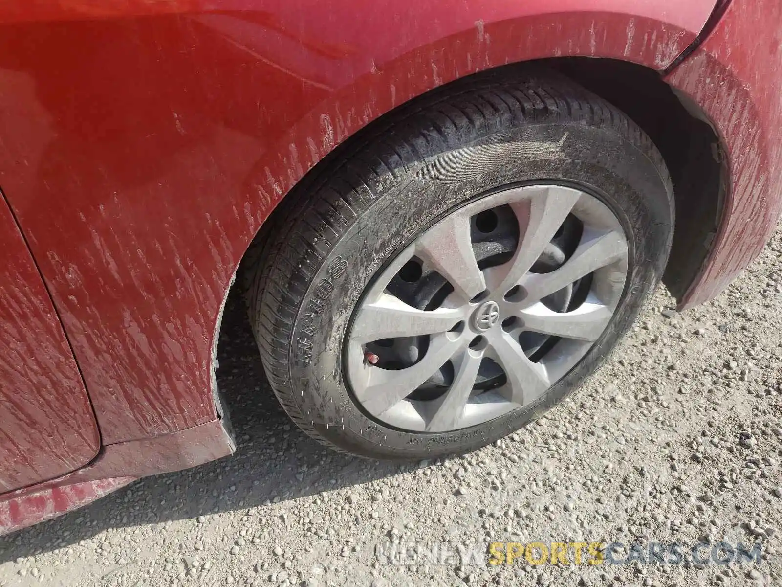 9 Photograph of a damaged car 5YFEPRAE5LP007407 TOYOTA COROLLA 2020