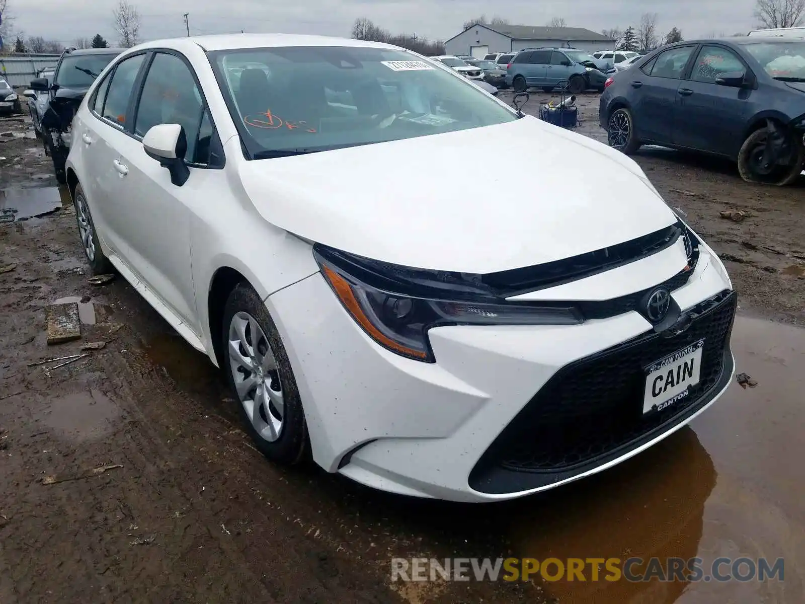 1 Photograph of a damaged car 5YFEPRAE5LP008105 TOYOTA COROLLA 2020