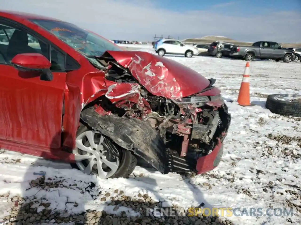 9 Photograph of a damaged car 5YFEPRAE5LP008461 TOYOTA COROLLA 2020