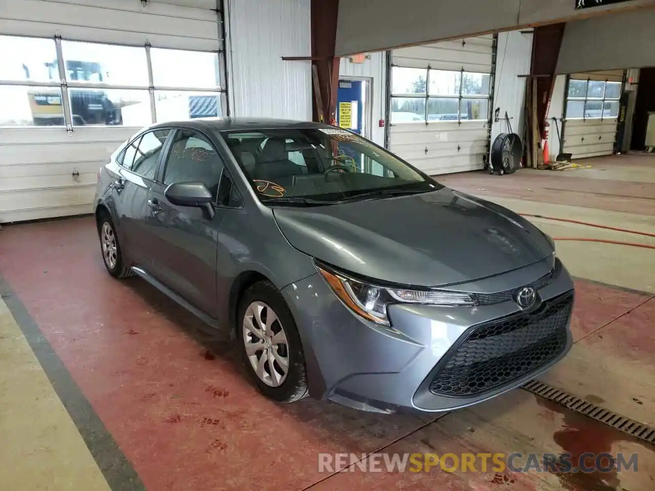 1 Photograph of a damaged car 5YFEPRAE5LP008606 TOYOTA COROLLA 2020