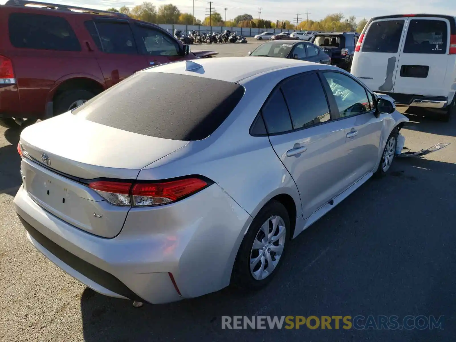 4 Photograph of a damaged car 5YFEPRAE5LP013370 TOYOTA COROLLA 2020