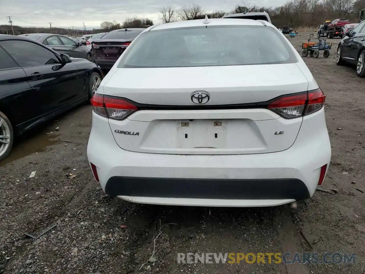 6 Photograph of a damaged car 5YFEPRAE5LP014339 TOYOTA COROLLA 2020