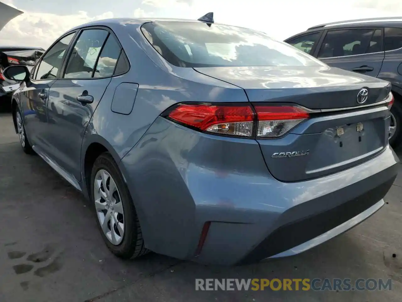 3 Photograph of a damaged car 5YFEPRAE5LP020948 TOYOTA COROLLA 2020