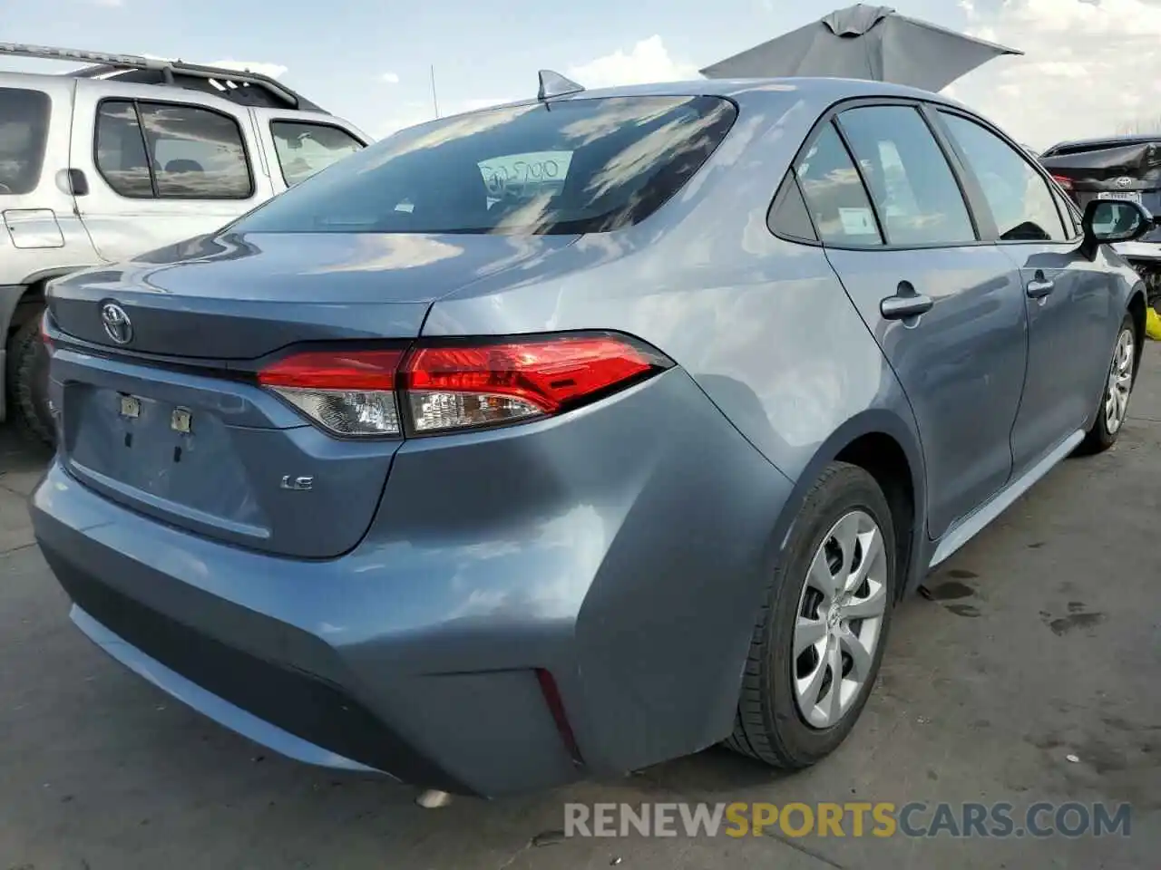 4 Photograph of a damaged car 5YFEPRAE5LP020948 TOYOTA COROLLA 2020