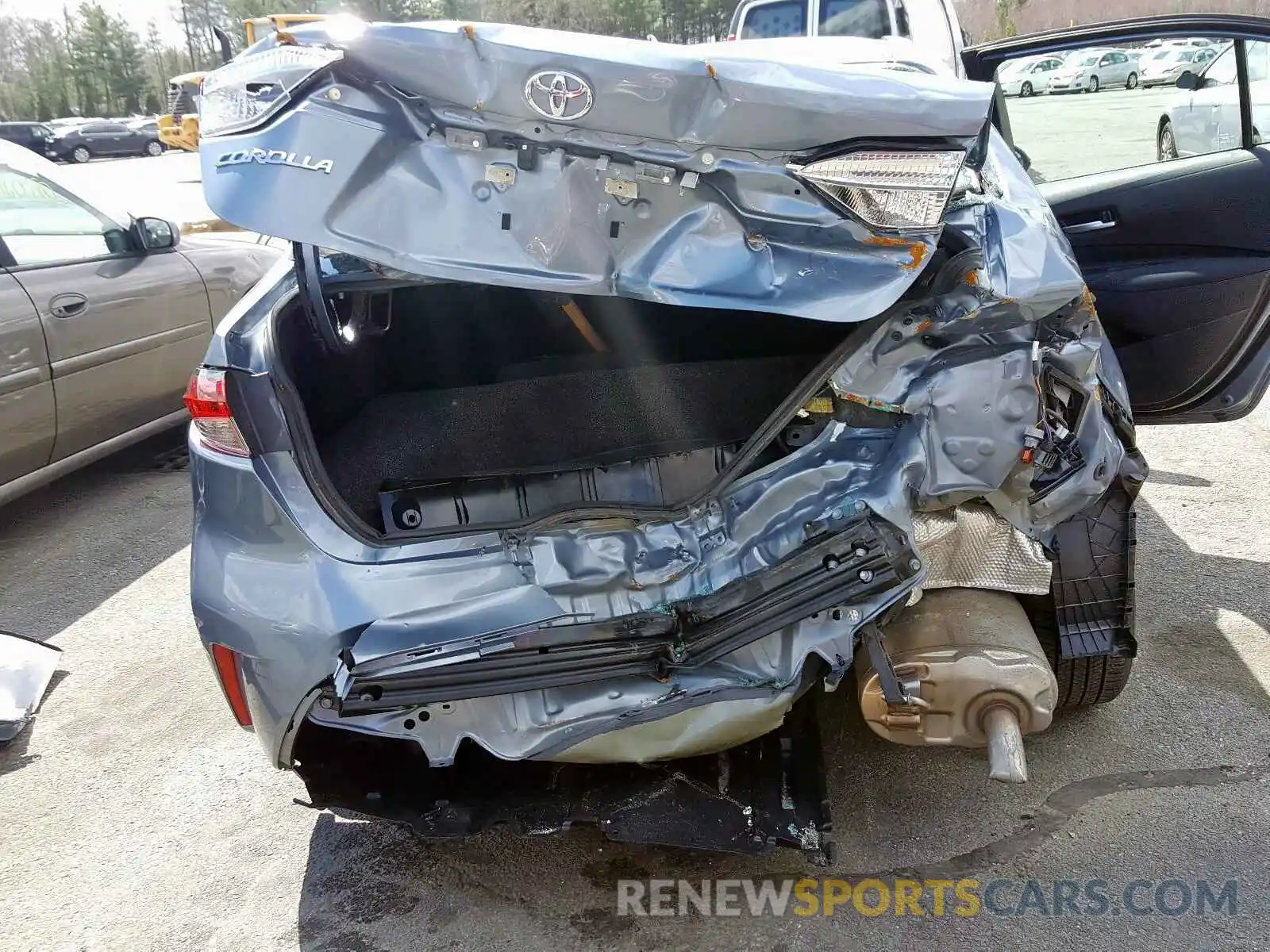 9 Photograph of a damaged car 5YFEPRAE5LP021906 TOYOTA COROLLA 2020