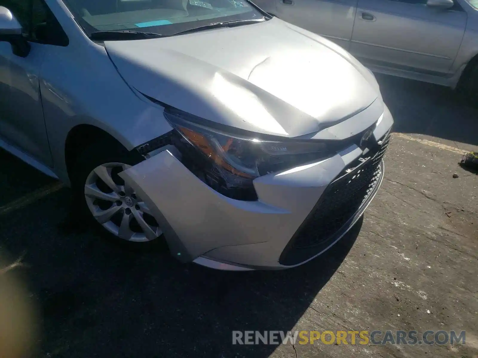 9 Photograph of a damaged car 5YFEPRAE5LP023235 TOYOTA COROLLA 2020