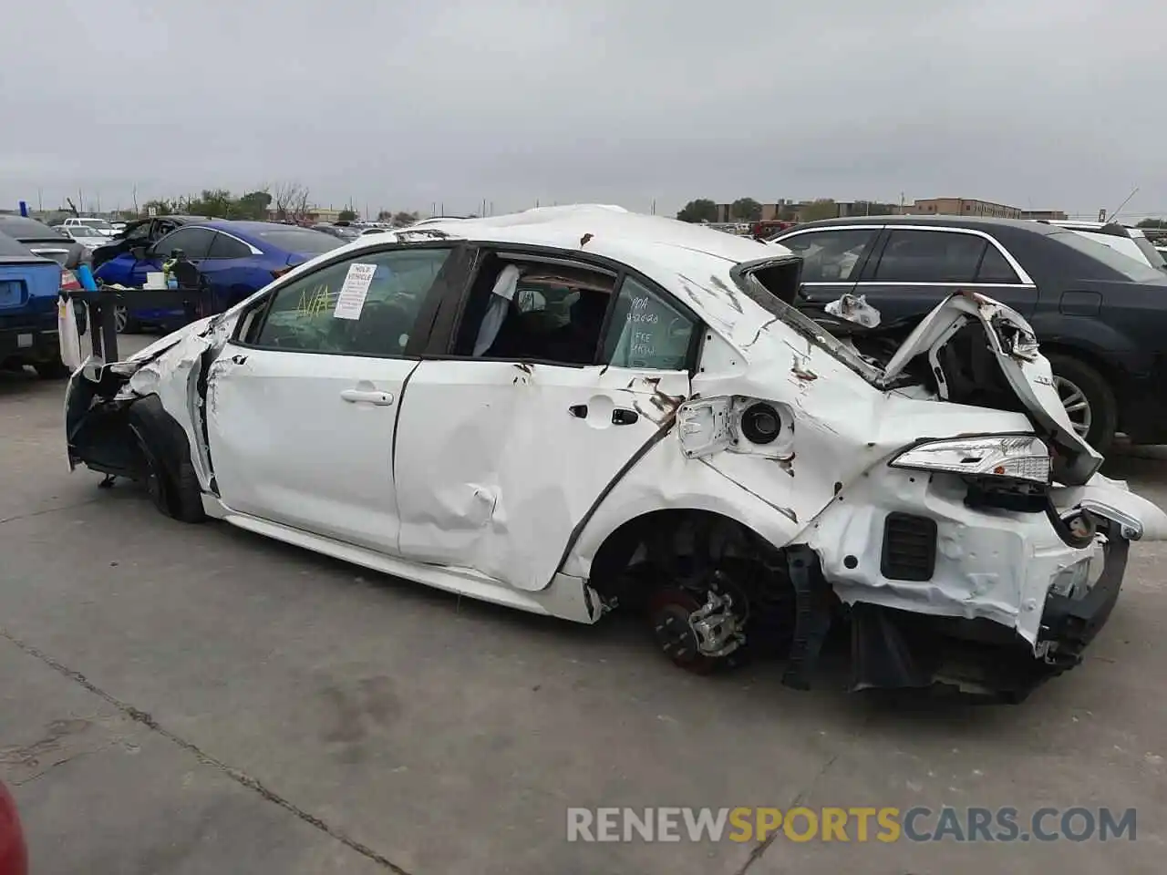 2 Photograph of a damaged car 5YFEPRAE5LP024305 TOYOTA COROLLA 2020