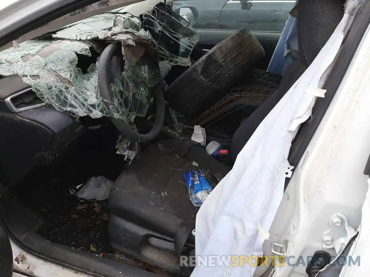 7 Photograph of a damaged car 5YFEPRAE5LP024305 TOYOTA COROLLA 2020