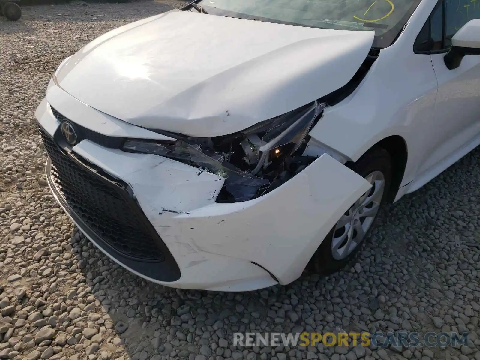 9 Photograph of a damaged car 5YFEPRAE5LP024482 TOYOTA COROLLA 2020