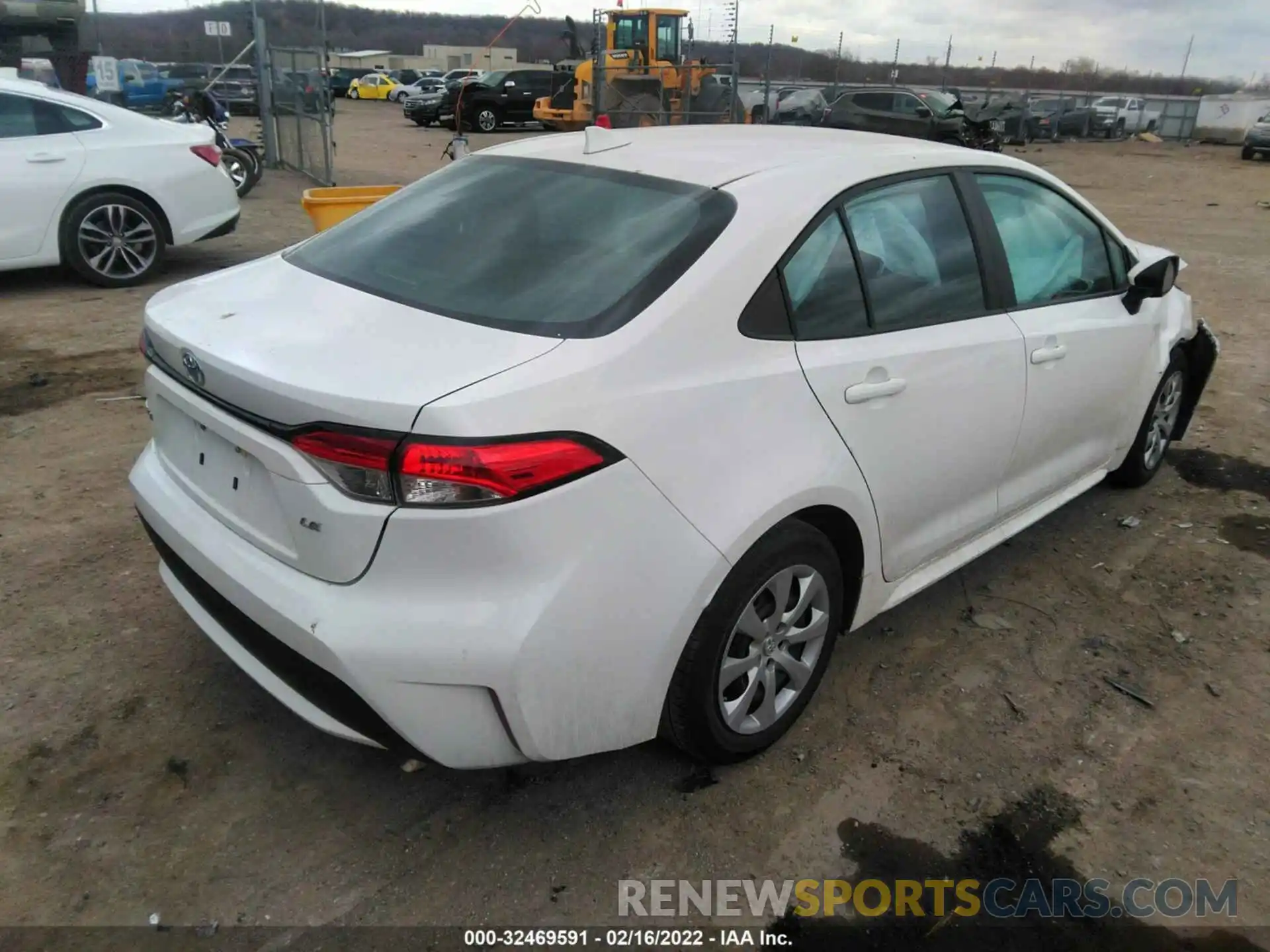 4 Photograph of a damaged car 5YFEPRAE5LP024871 TOYOTA COROLLA 2020