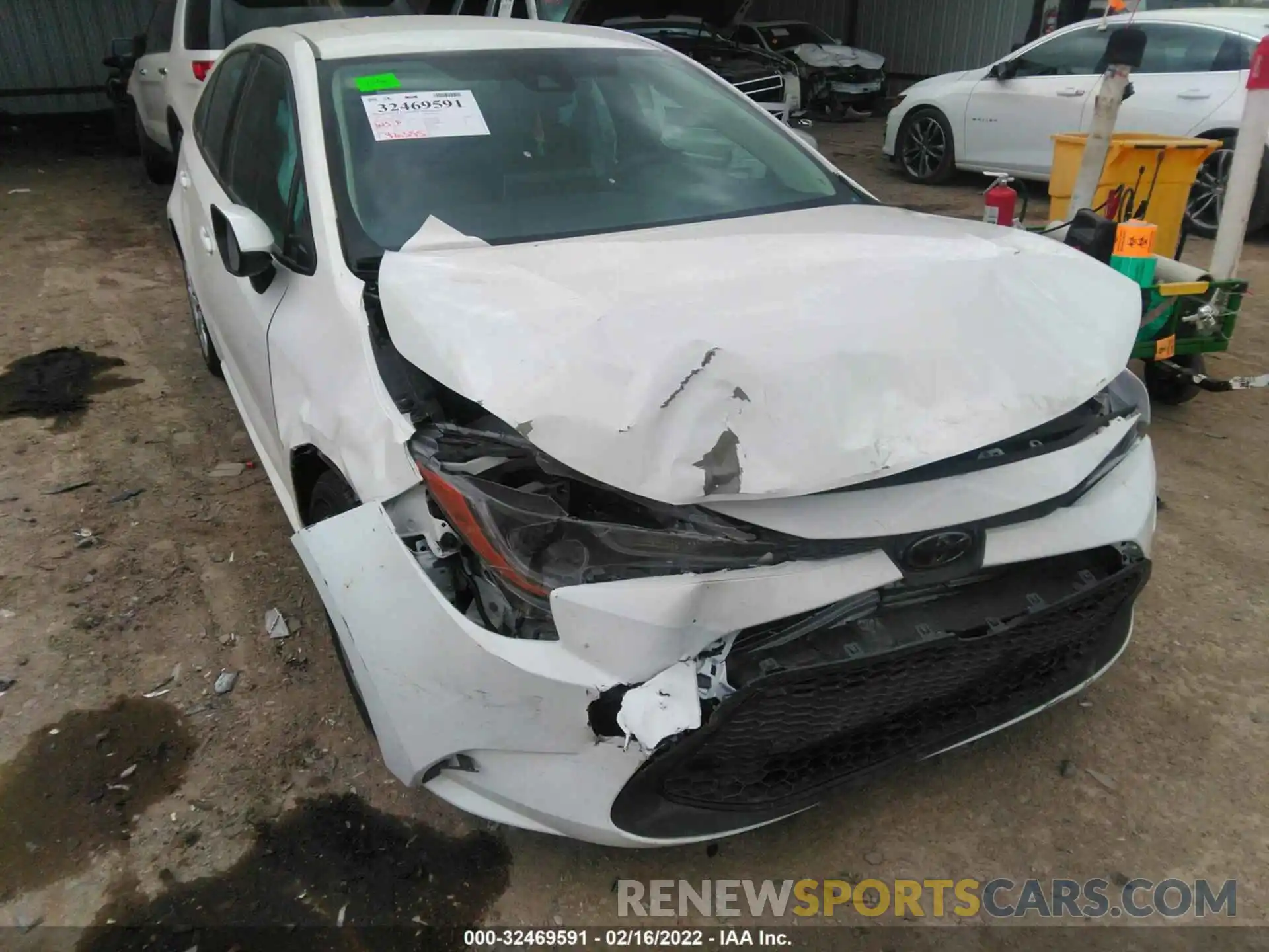 6 Photograph of a damaged car 5YFEPRAE5LP024871 TOYOTA COROLLA 2020