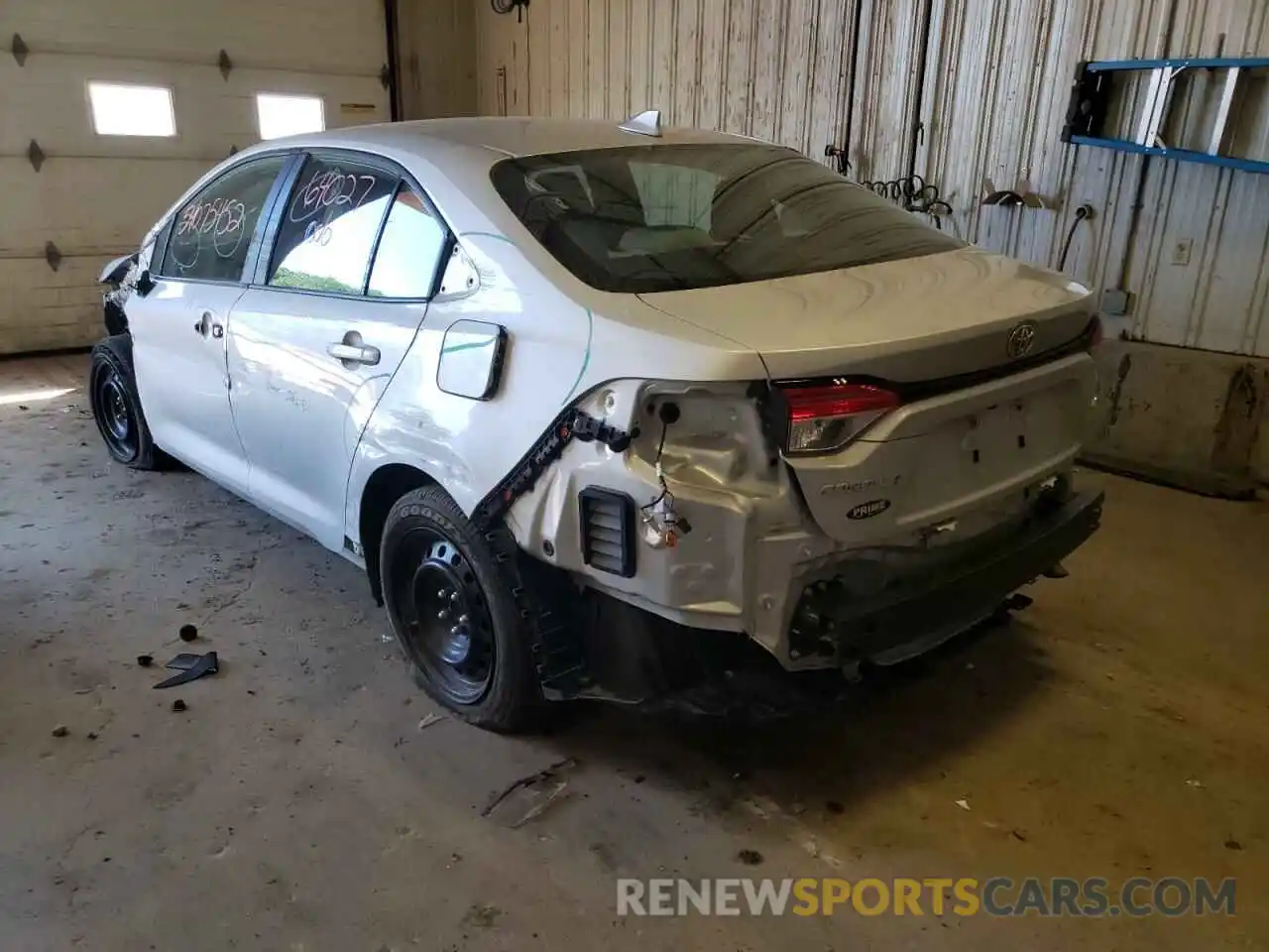 3 Photograph of a damaged car 5YFEPRAE5LP026135 TOYOTA COROLLA 2020