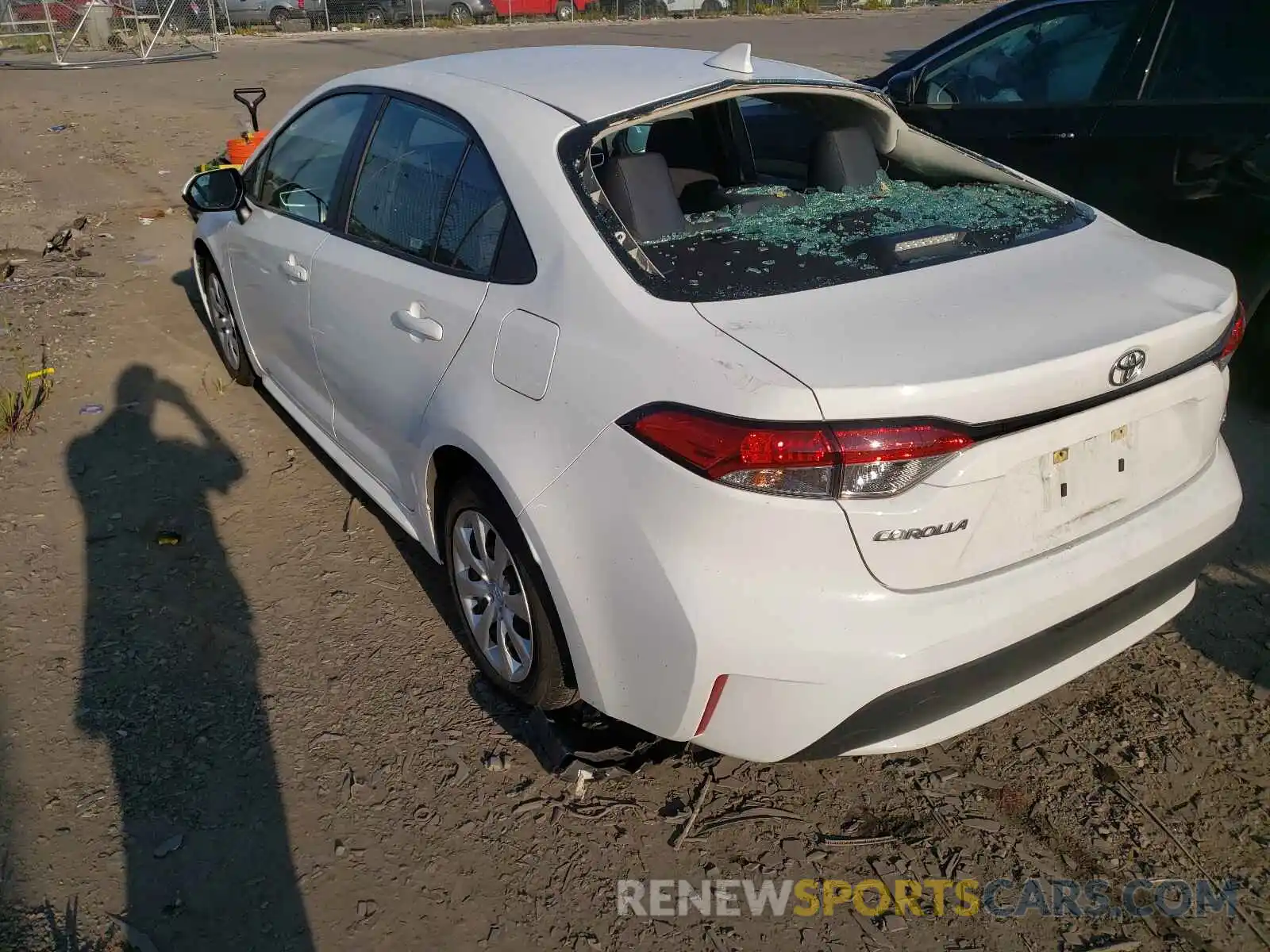 3 Photograph of a damaged car 5YFEPRAE5LP026748 TOYOTA COROLLA 2020