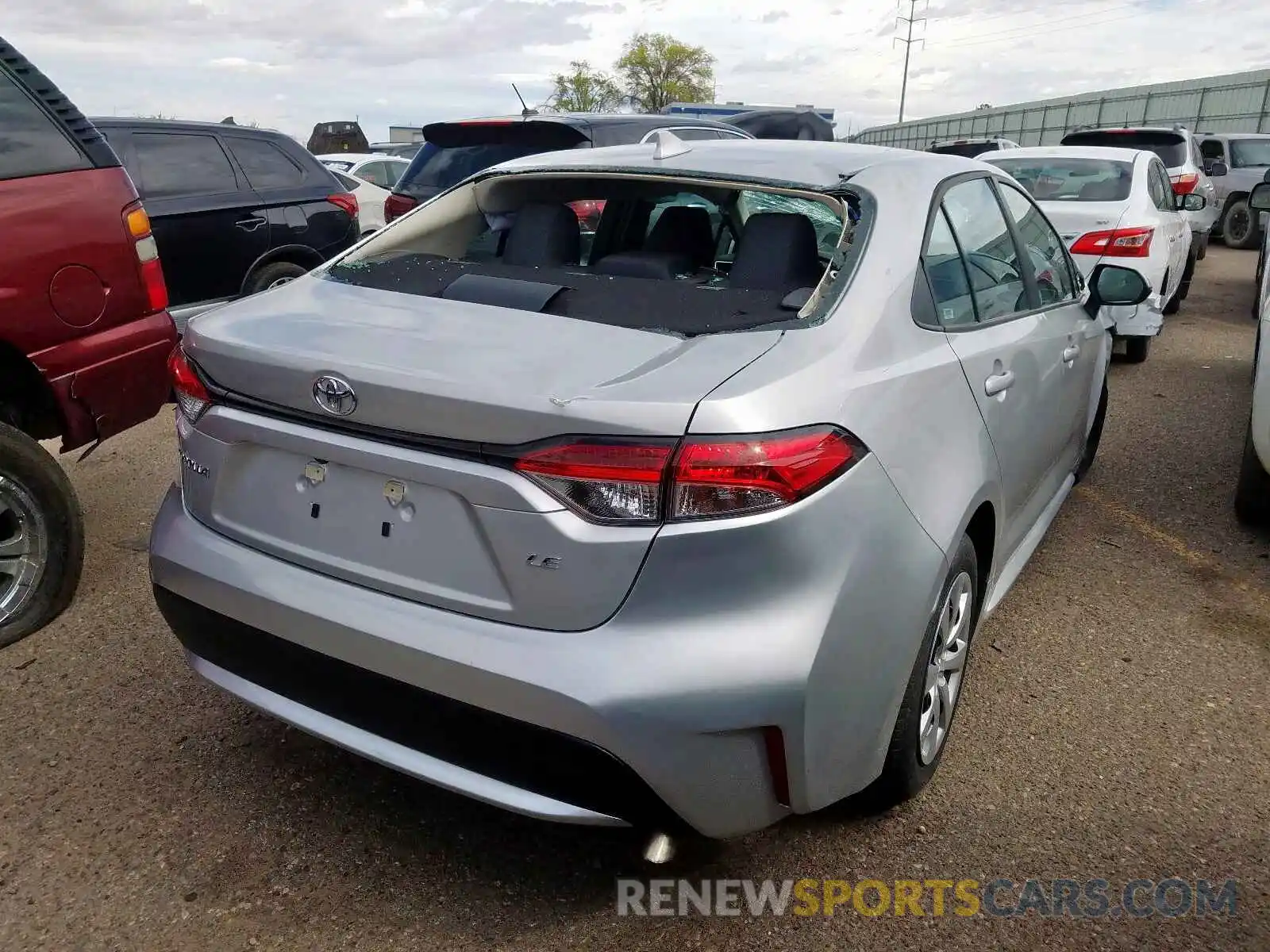 4 Photograph of a damaged car 5YFEPRAE5LP027270 TOYOTA COROLLA 2020