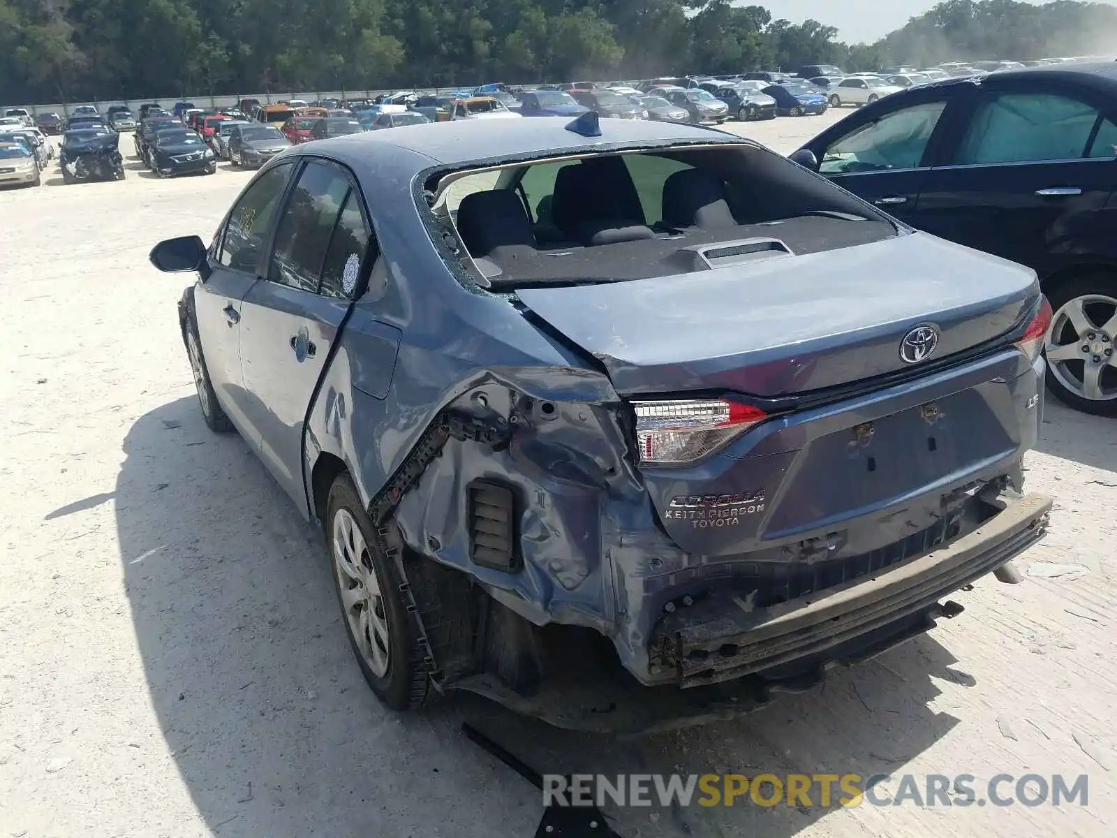 3 Photograph of a damaged car 5YFEPRAE5LP027320 TOYOTA COROLLA 2020