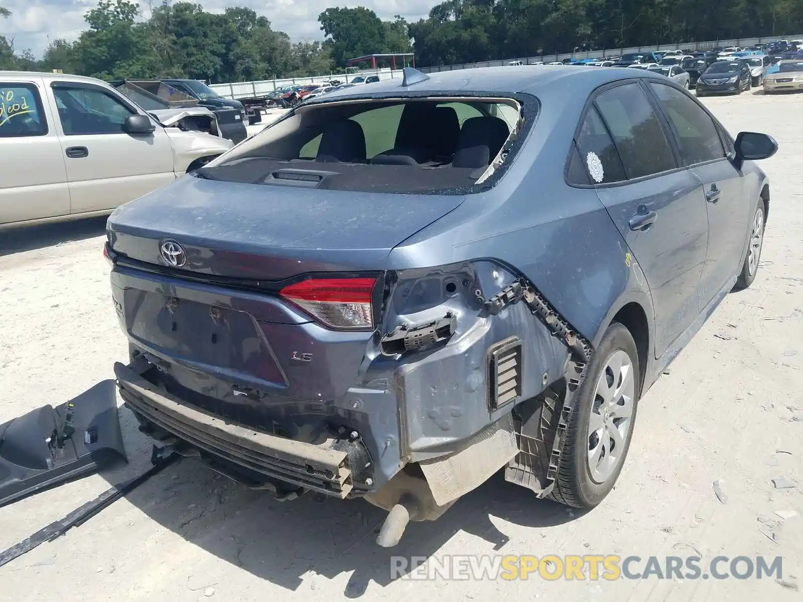 4 Photograph of a damaged car 5YFEPRAE5LP027320 TOYOTA COROLLA 2020