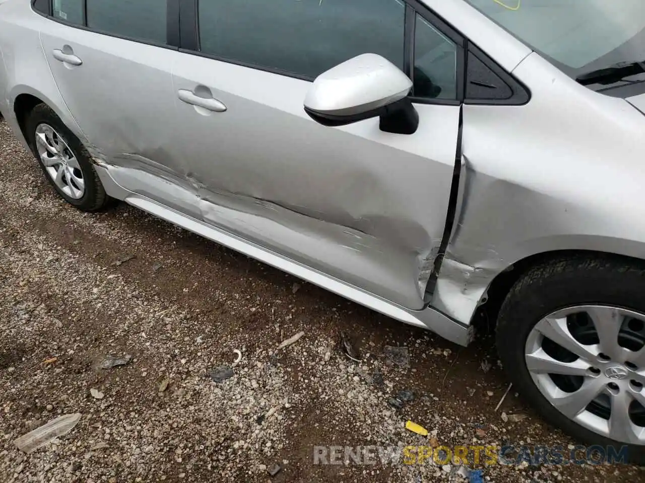 9 Photograph of a damaged car 5YFEPRAE5LP027740 TOYOTA COROLLA 2020