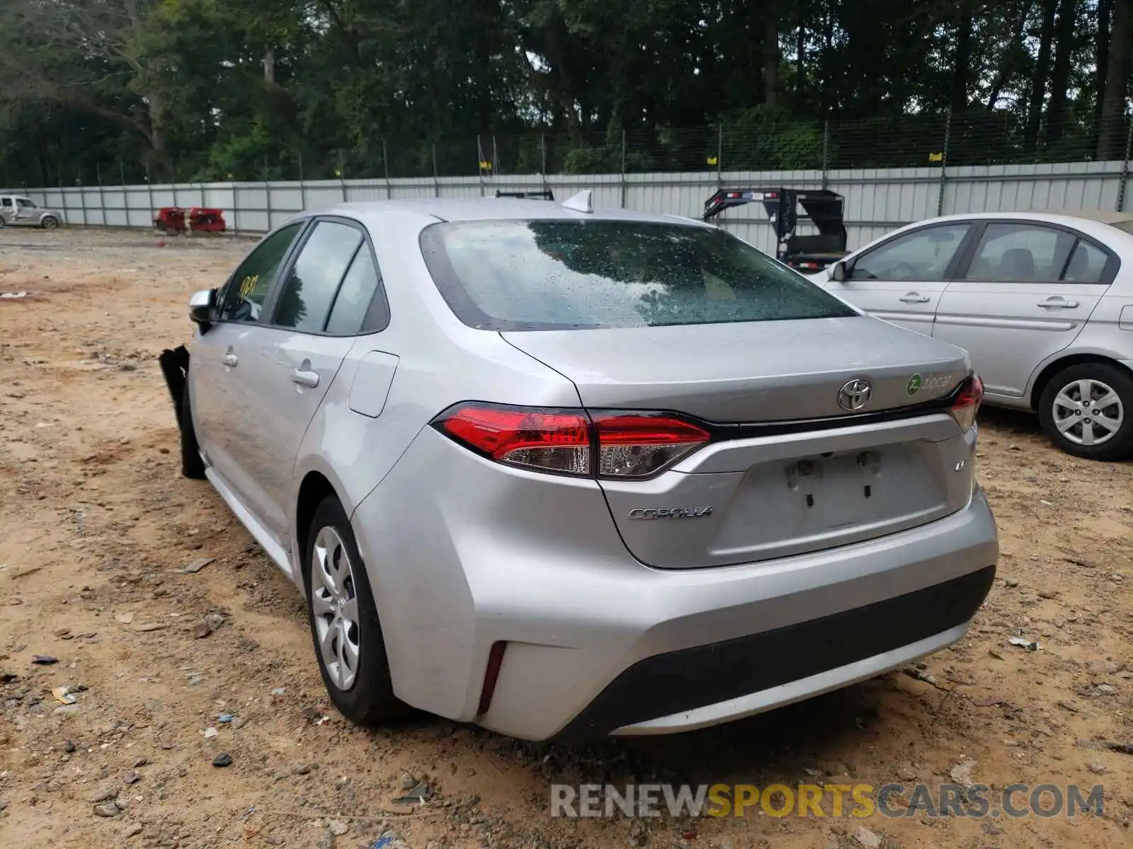 3 Photograph of a damaged car 5YFEPRAE5LP028368 TOYOTA COROLLA 2020