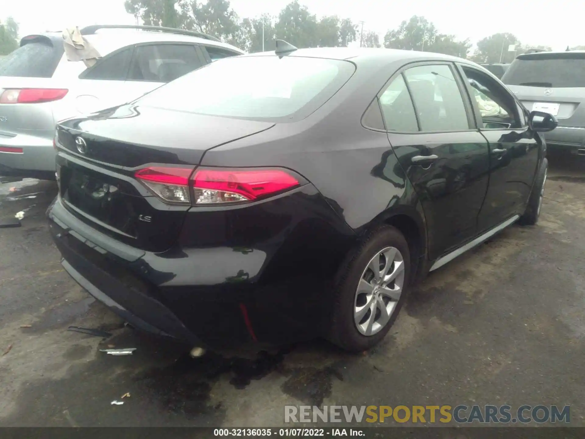 4 Photograph of a damaged car 5YFEPRAE5LP028659 TOYOTA COROLLA 2020