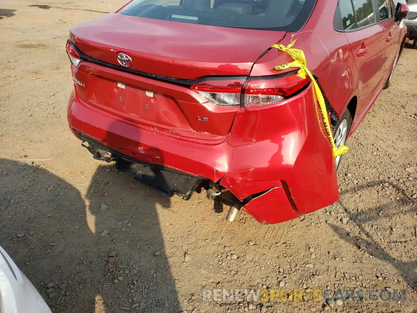 9 Photograph of a damaged car 5YFEPRAE5LP028743 TOYOTA COROLLA 2020