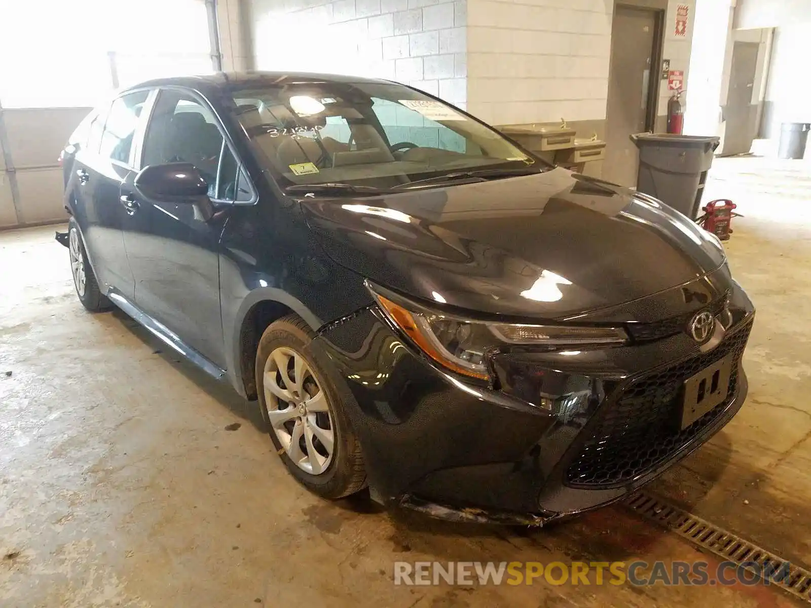 1 Photograph of a damaged car 5YFEPRAE5LP029312 TOYOTA COROLLA 2020