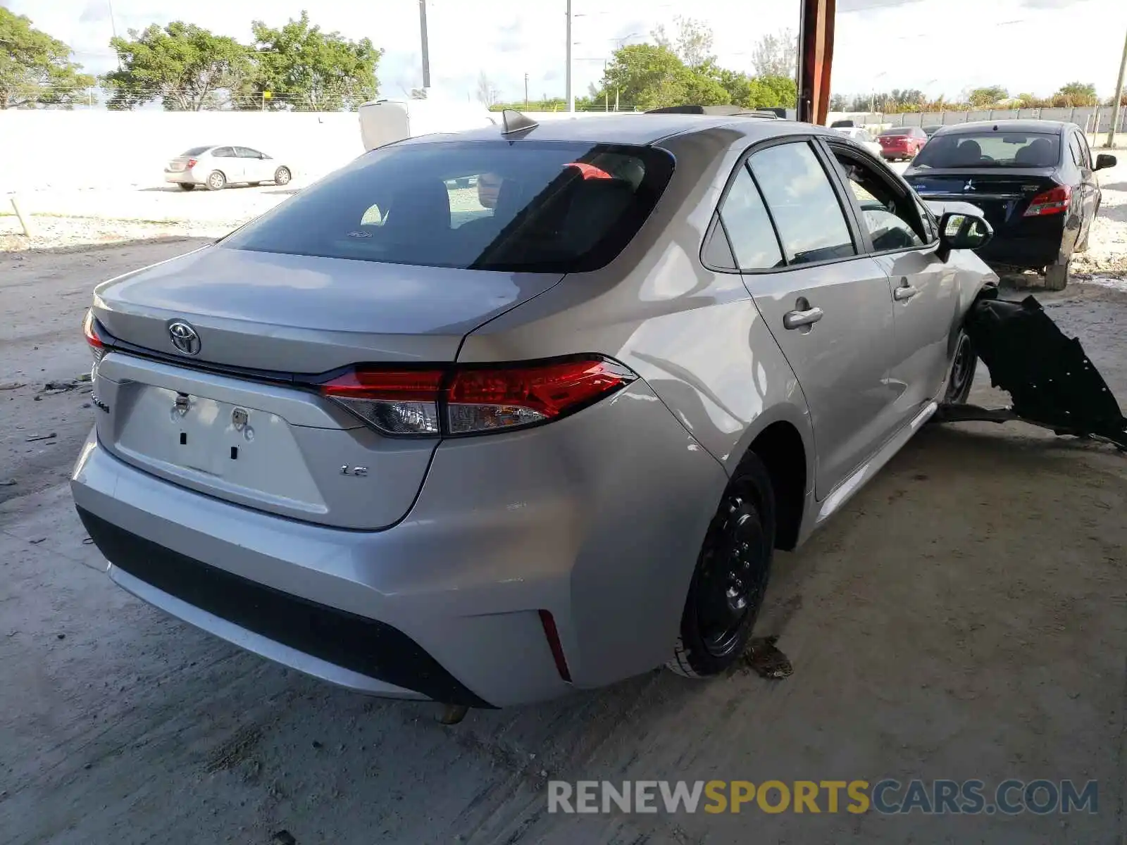 4 Photograph of a damaged car 5YFEPRAE5LP030797 TOYOTA COROLLA 2020