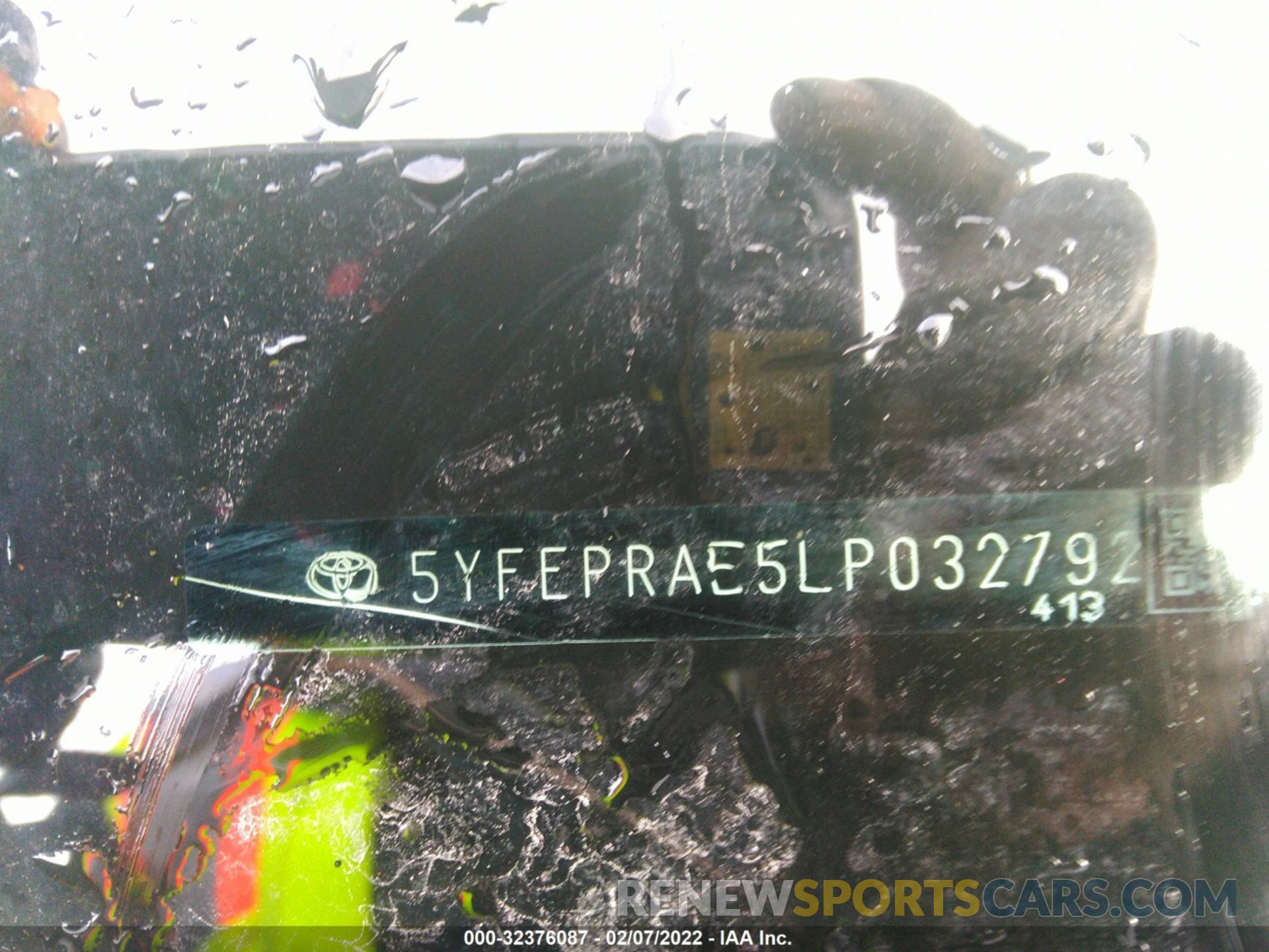 8 Photograph of a damaged car 5YFEPRAE5LP032792 TOYOTA COROLLA 2020