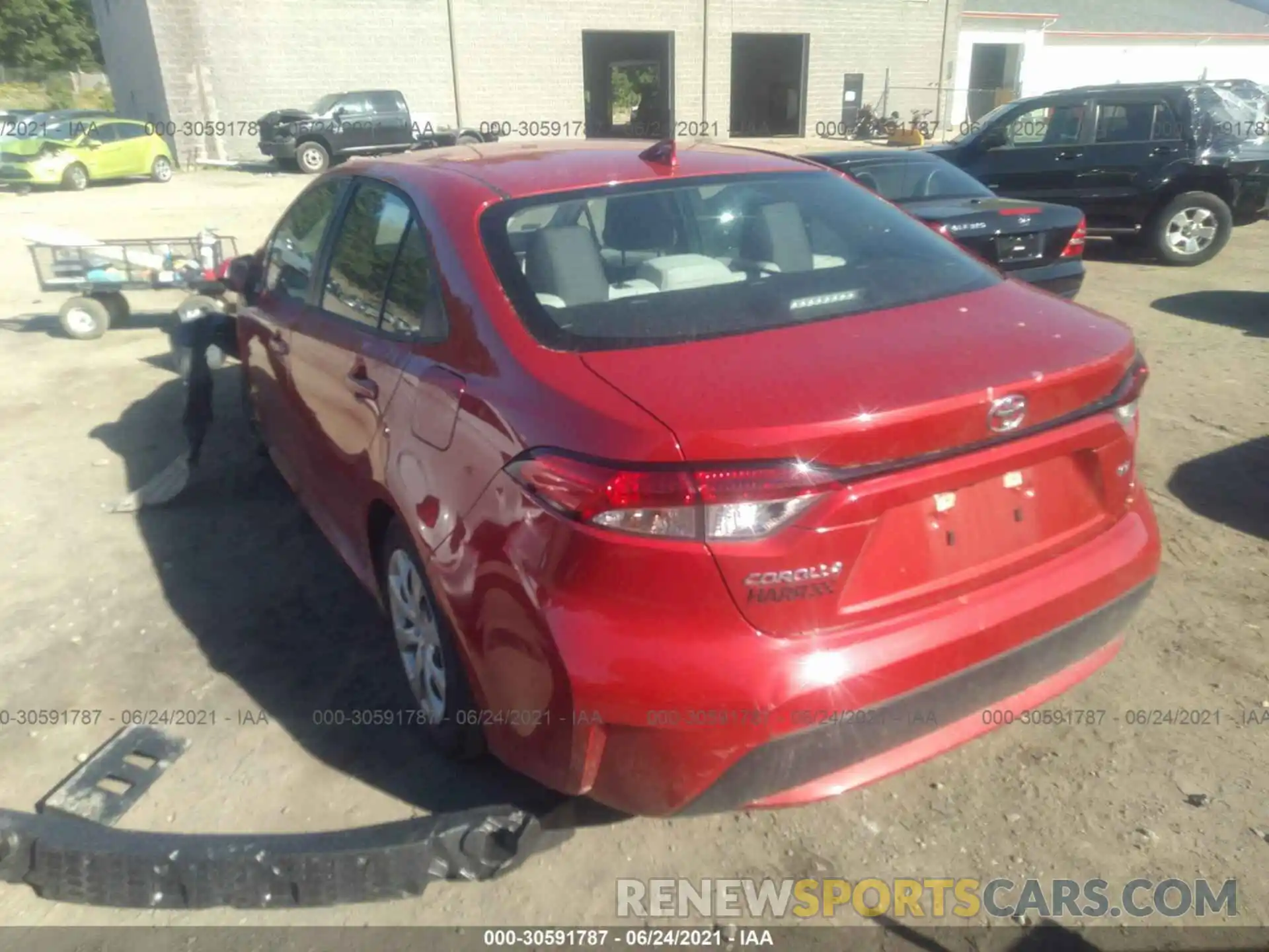 3 Photograph of a damaged car 5YFEPRAE5LP033019 TOYOTA COROLLA 2020