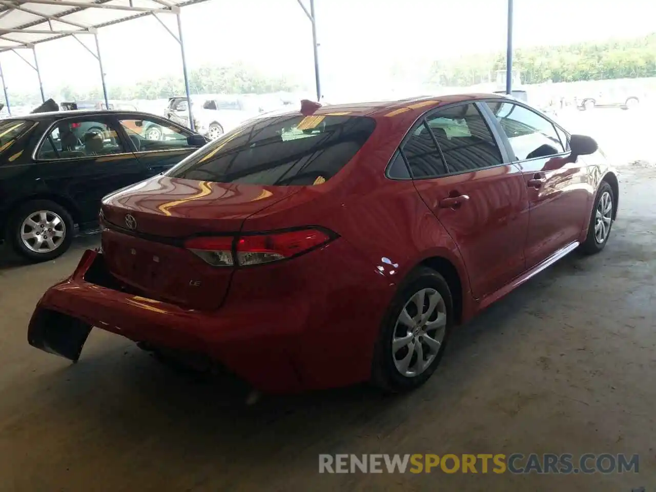 4 Photograph of a damaged car 5YFEPRAE5LP033313 TOYOTA COROLLA 2020