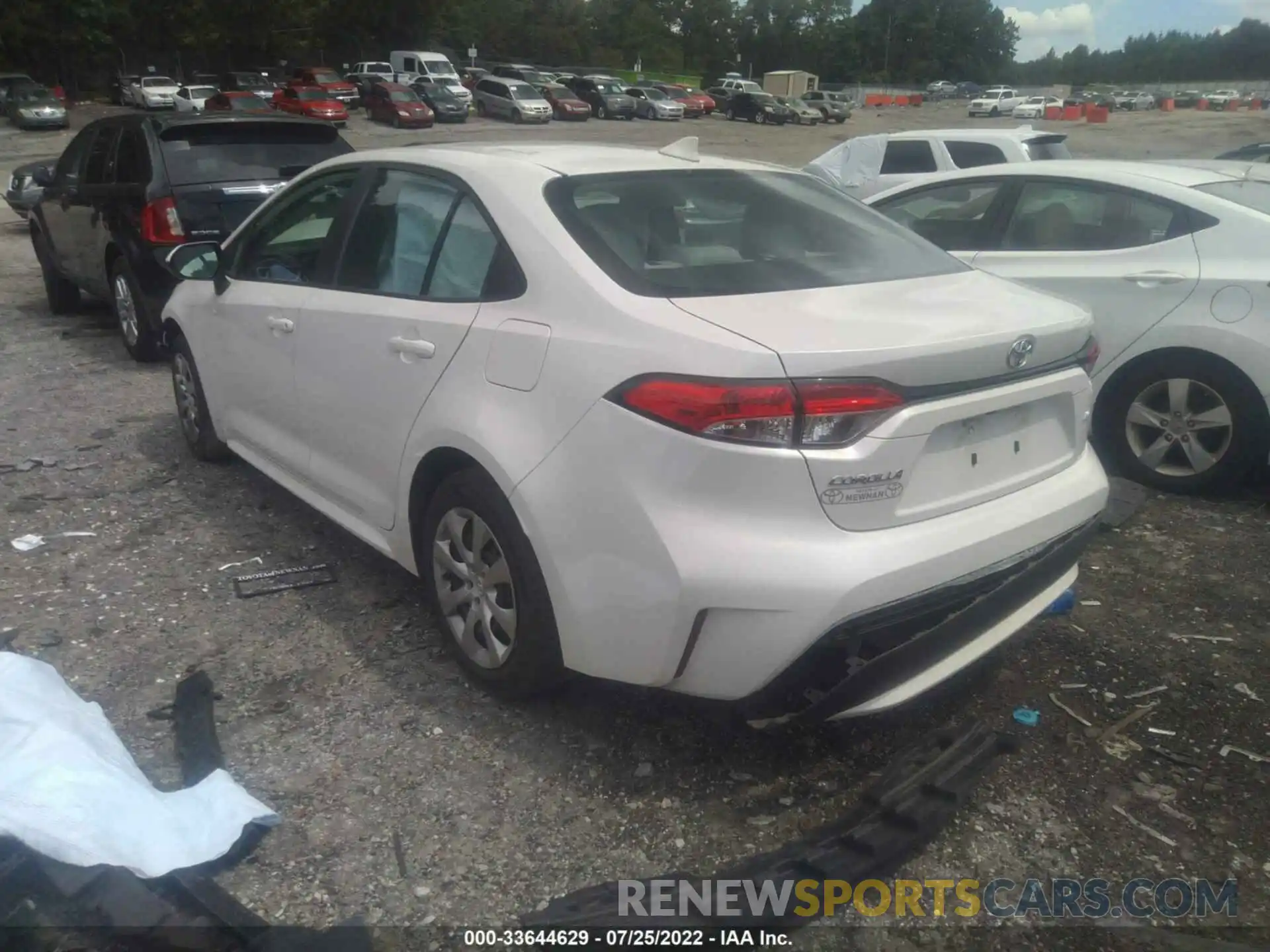 3 Photograph of a damaged car 5YFEPRAE5LP033957 TOYOTA COROLLA 2020