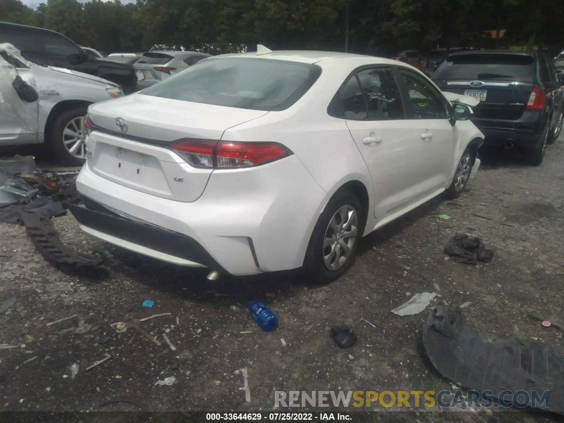 4 Photograph of a damaged car 5YFEPRAE5LP033957 TOYOTA COROLLA 2020