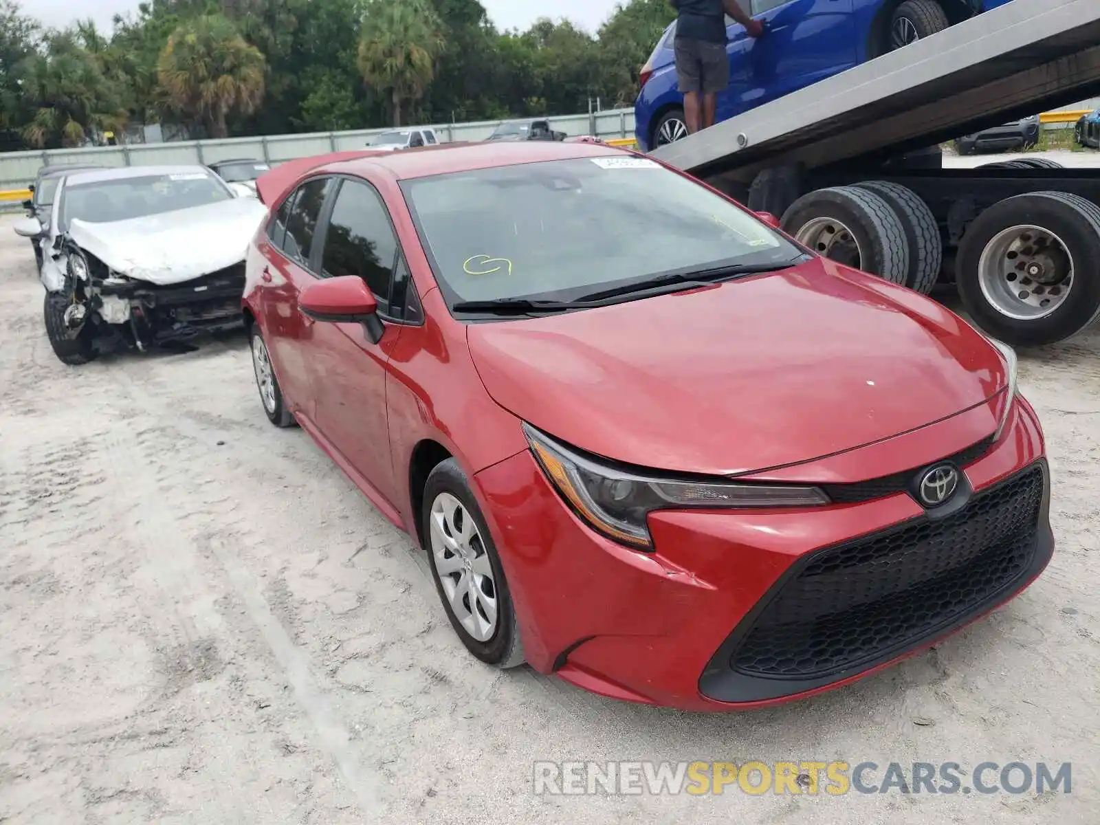 1 Photograph of a damaged car 5YFEPRAE5LP035644 TOYOTA COROLLA 2020