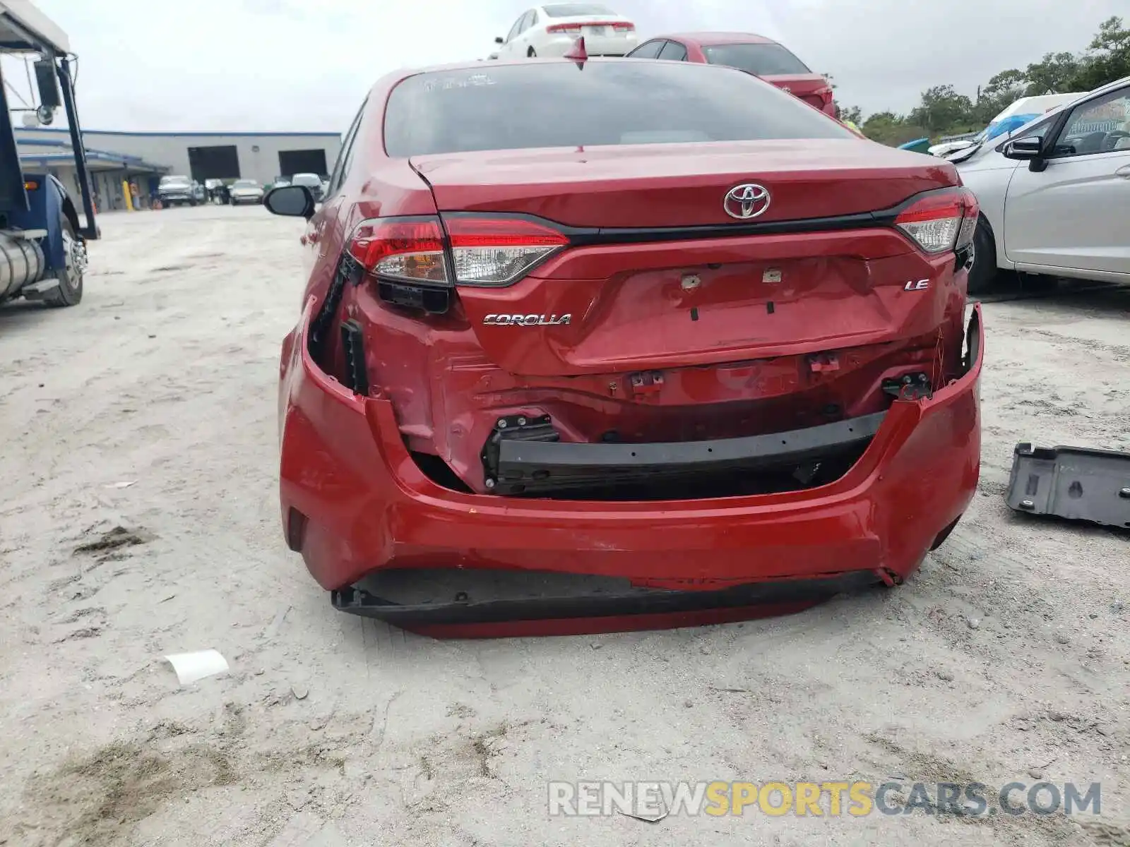 9 Photograph of a damaged car 5YFEPRAE5LP035644 TOYOTA COROLLA 2020