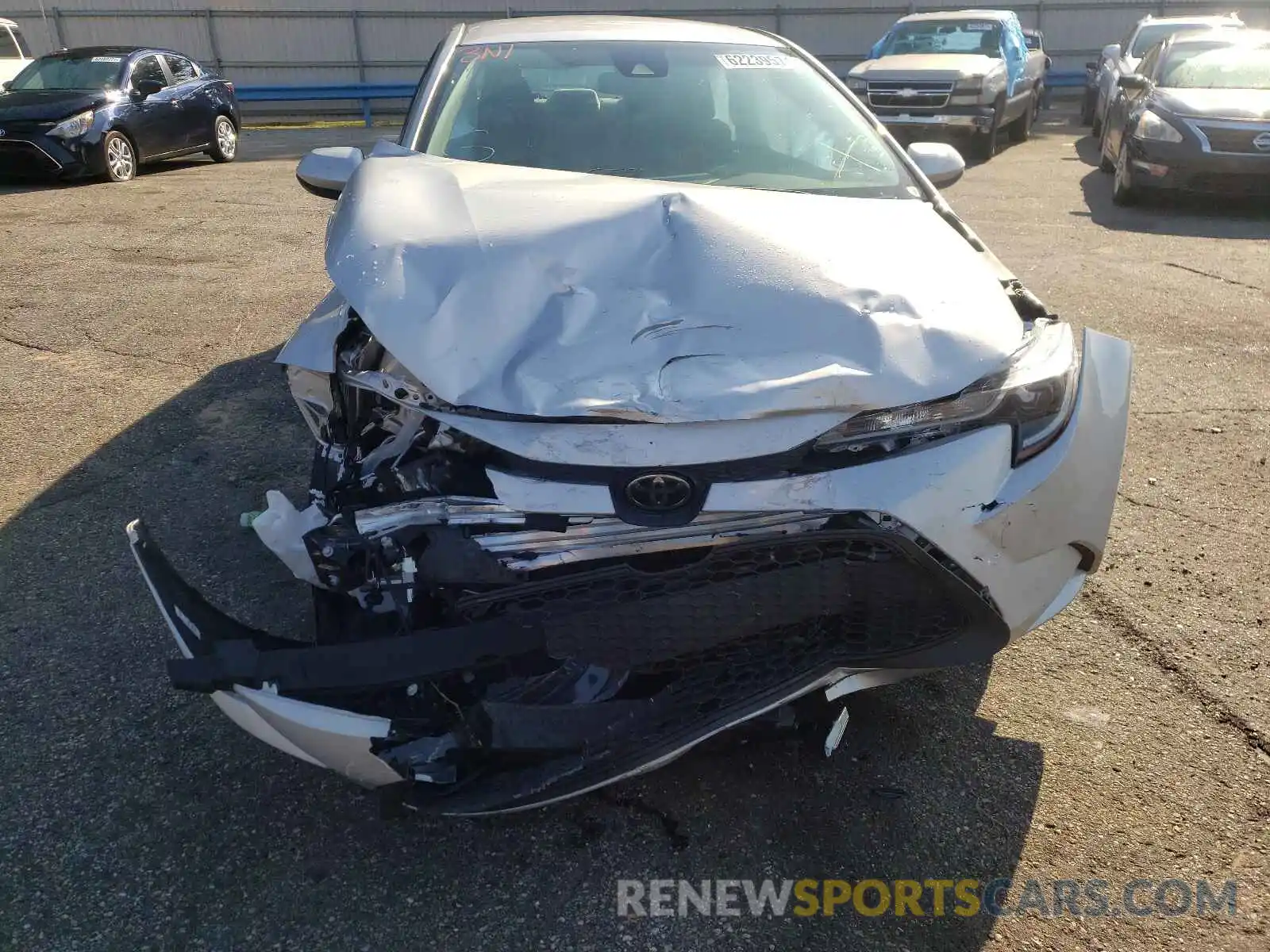 9 Photograph of a damaged car 5YFEPRAE5LP036583 TOYOTA COROLLA 2020