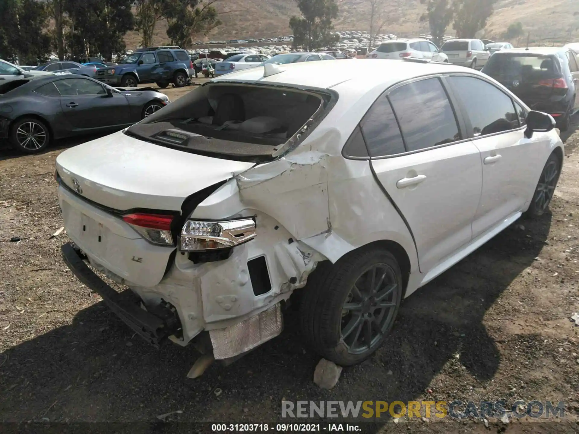 4 Photograph of a damaged car 5YFEPRAE5LP036938 TOYOTA COROLLA 2020